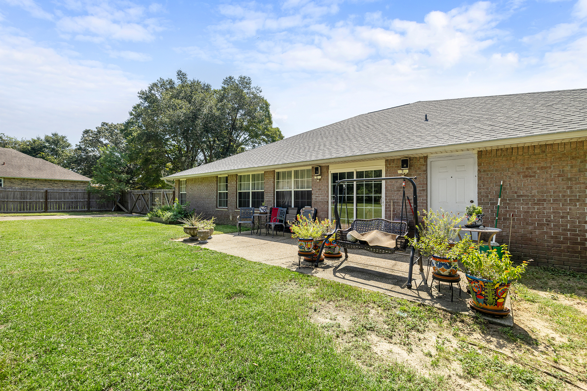  Move-In Ready Home on Nearly an Acre - 物件實景