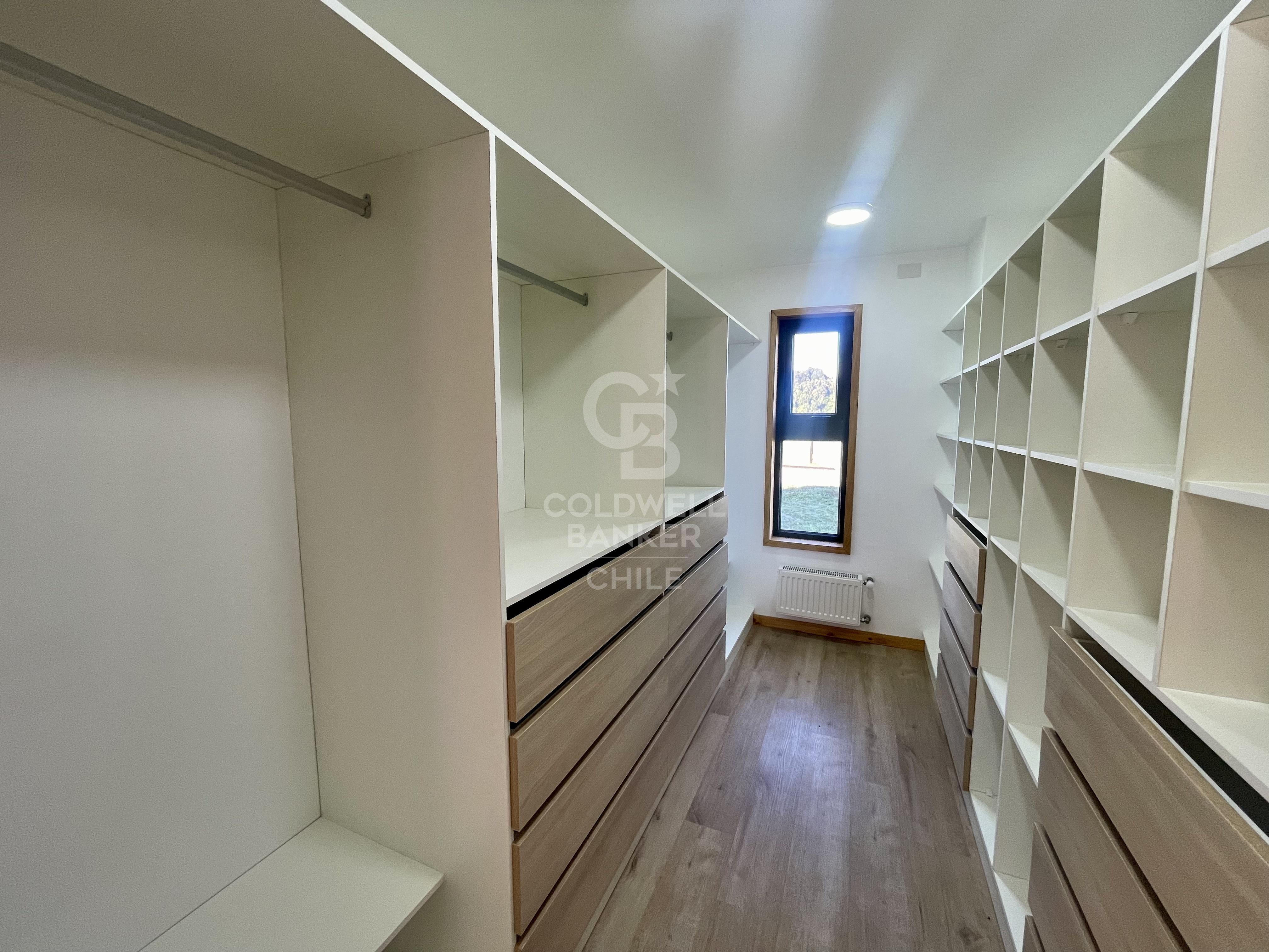 Puerto Montt, Chile, 3 Bedrooms Bedrooms, ,3 BathroomsBathrooms,Residential,For Sale,1850294