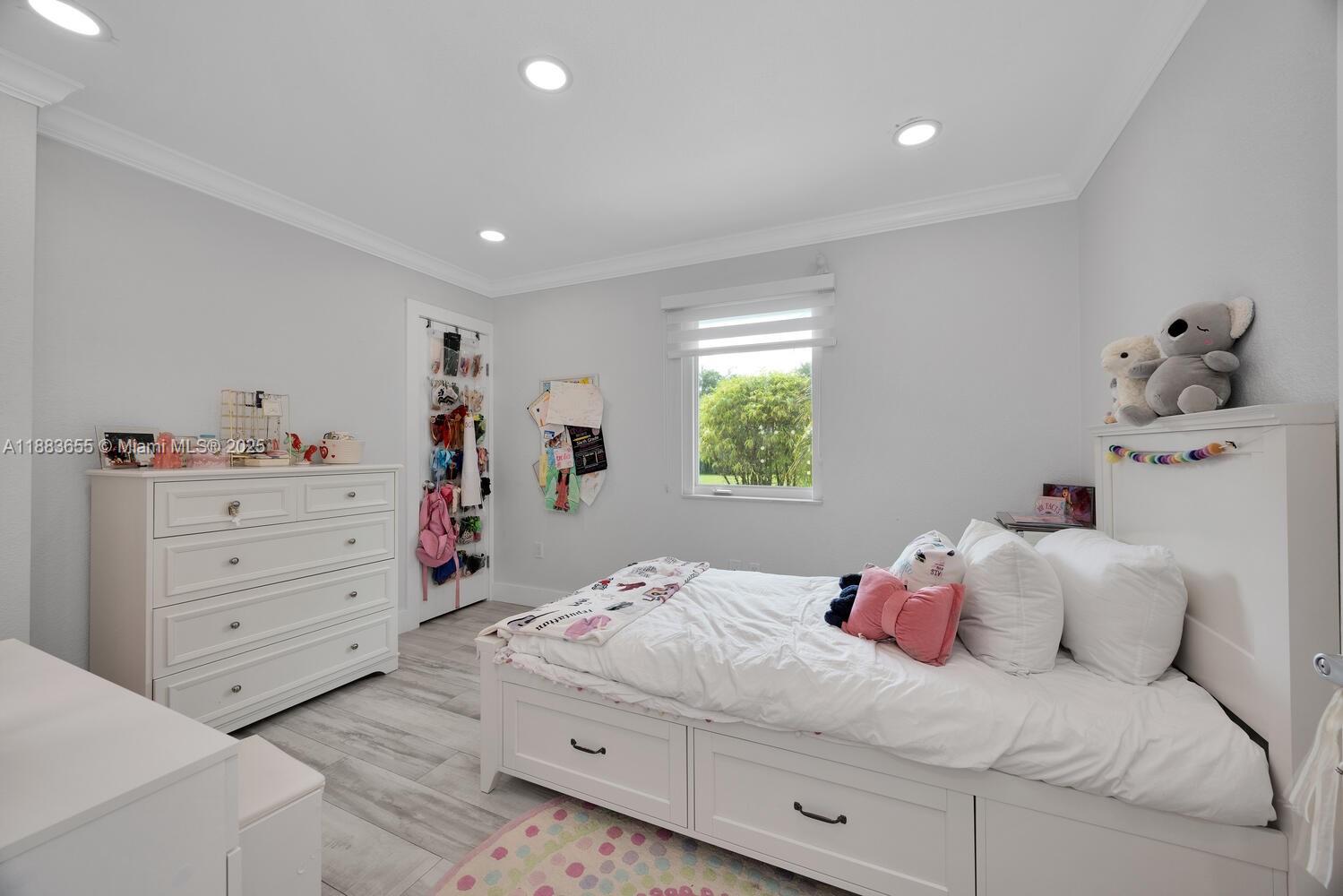 Miami, Florida, 33173, United States, 4 Bedrooms Bedrooms, ,2 BathroomsBathrooms,Residential,For Sale,1986231