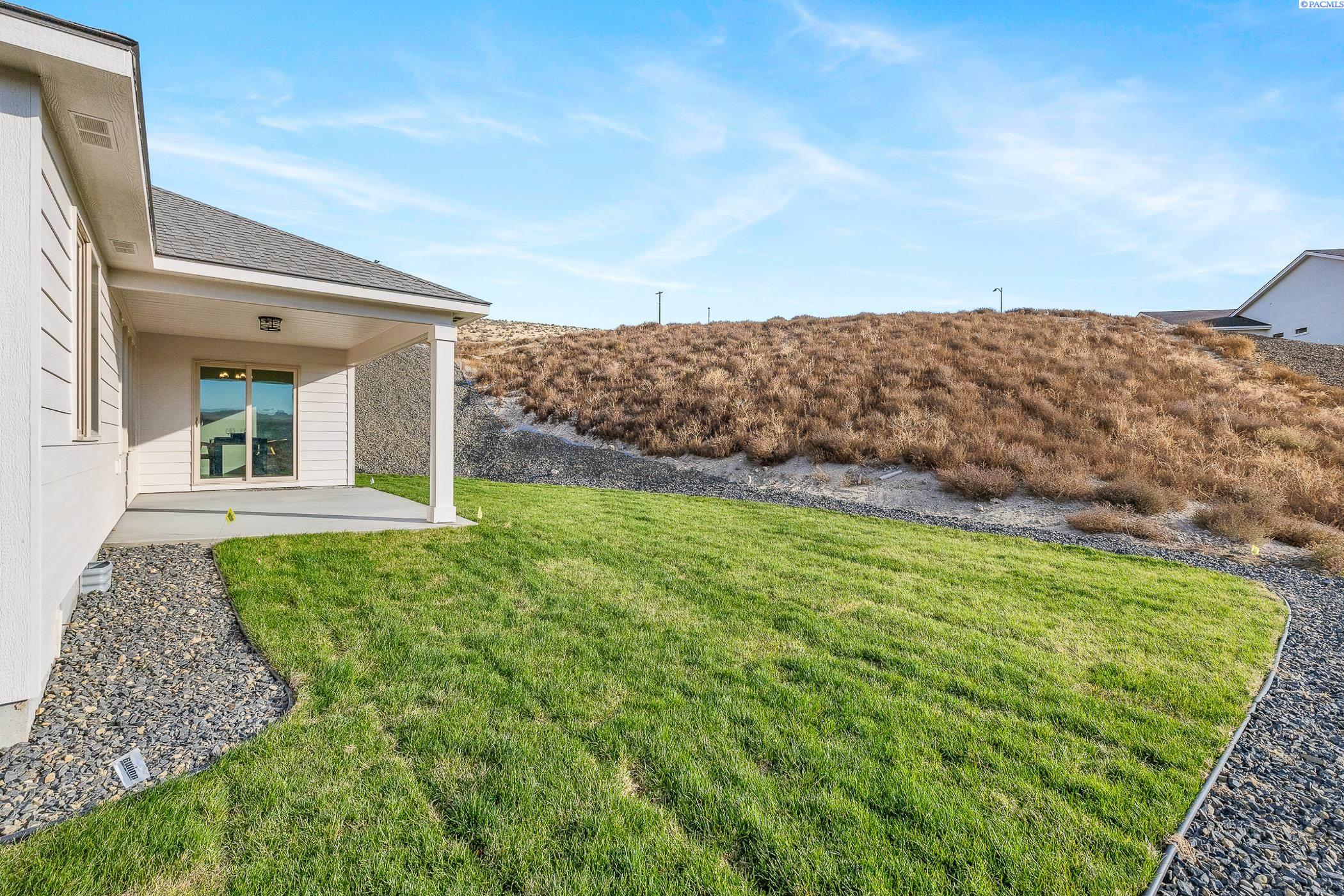 Kennewick, Washington, 99338, United States, 3 Bedrooms Bedrooms, ,1 BathroomBathrooms,Residential,For Sale,1969367