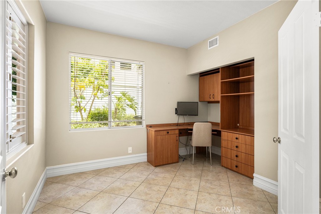 Lake Forest, California, 92610, United States, 5 Bedrooms Bedrooms, ,3 BathroomsBathrooms,Residential,For Sale,1903296