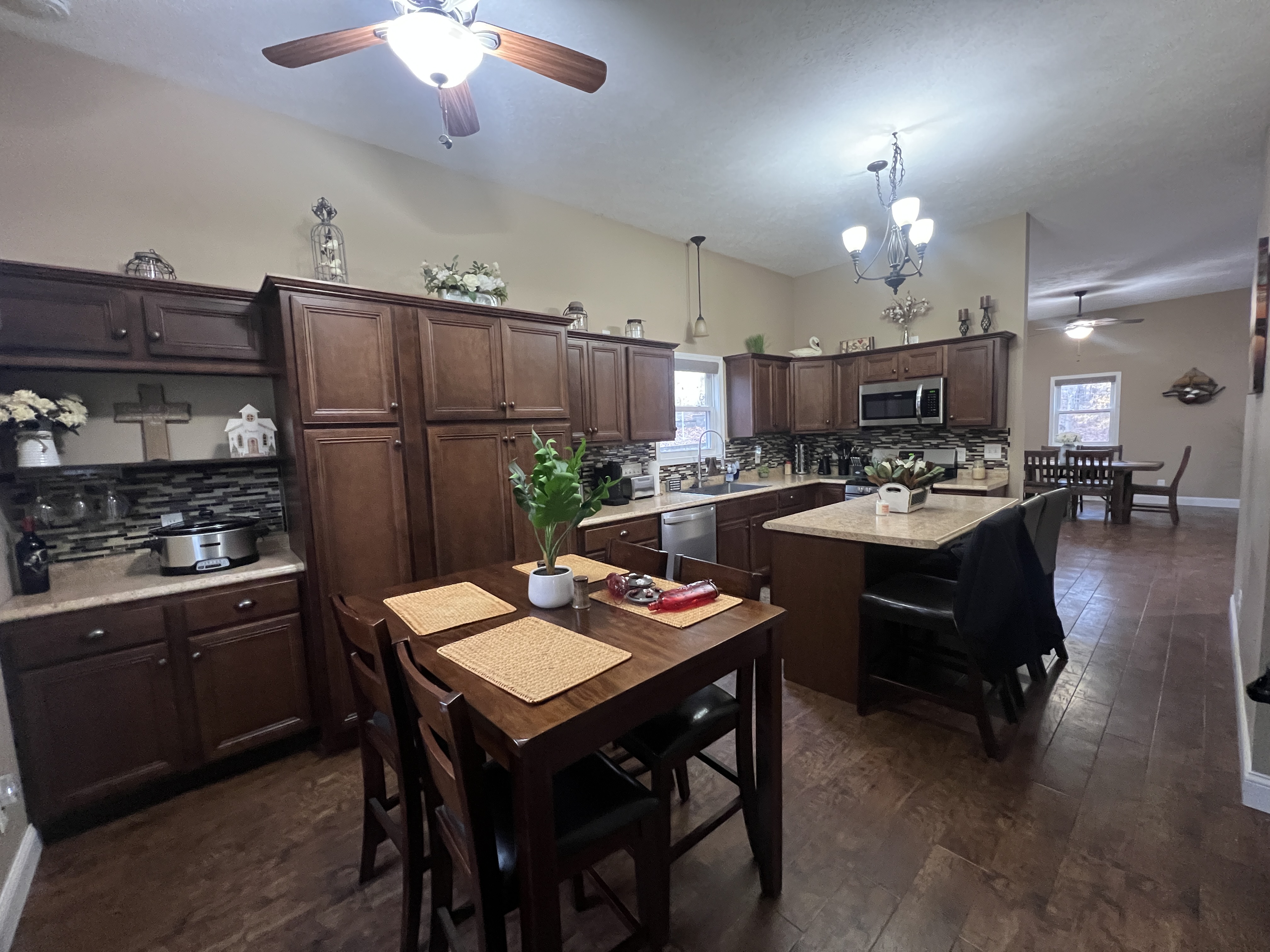 Goreville, Illinois, 62939, United States, 3 Bedrooms Bedrooms, ,3 BathroomsBathrooms,Residential,For Sale,1997720