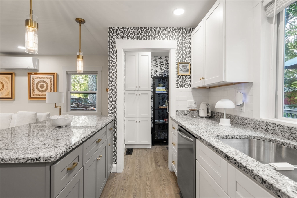 Northborough, Massachusetts, 01532, United States, 2 Bedrooms Bedrooms, ,2 BathroomsBathrooms,Residential,For Sale,1987987