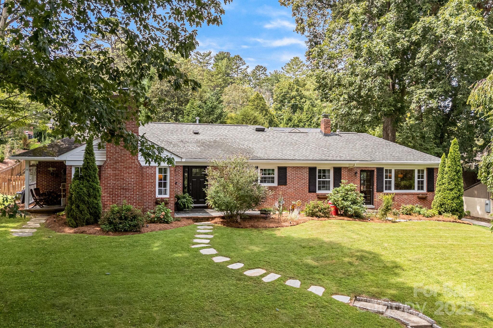 Asheville, North Carolina, 28804, United States, 3 Bedrooms Bedrooms, ,2 BathroomsBathrooms,Residential,For Sale,1916392