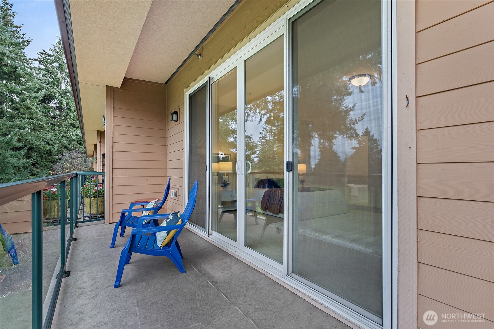 Tacoma, Washington, 98405, United States, 2 Bedrooms Bedrooms, ,2 BathroomsBathrooms,Residential,For Sale,2003445