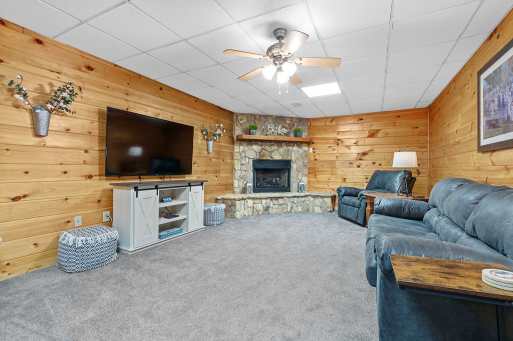 Blue Ridge, Georgia, 30513, United States, 3 Bedrooms Bedrooms, ,3 BathroomsBathrooms,Residential,For Sale,1980618