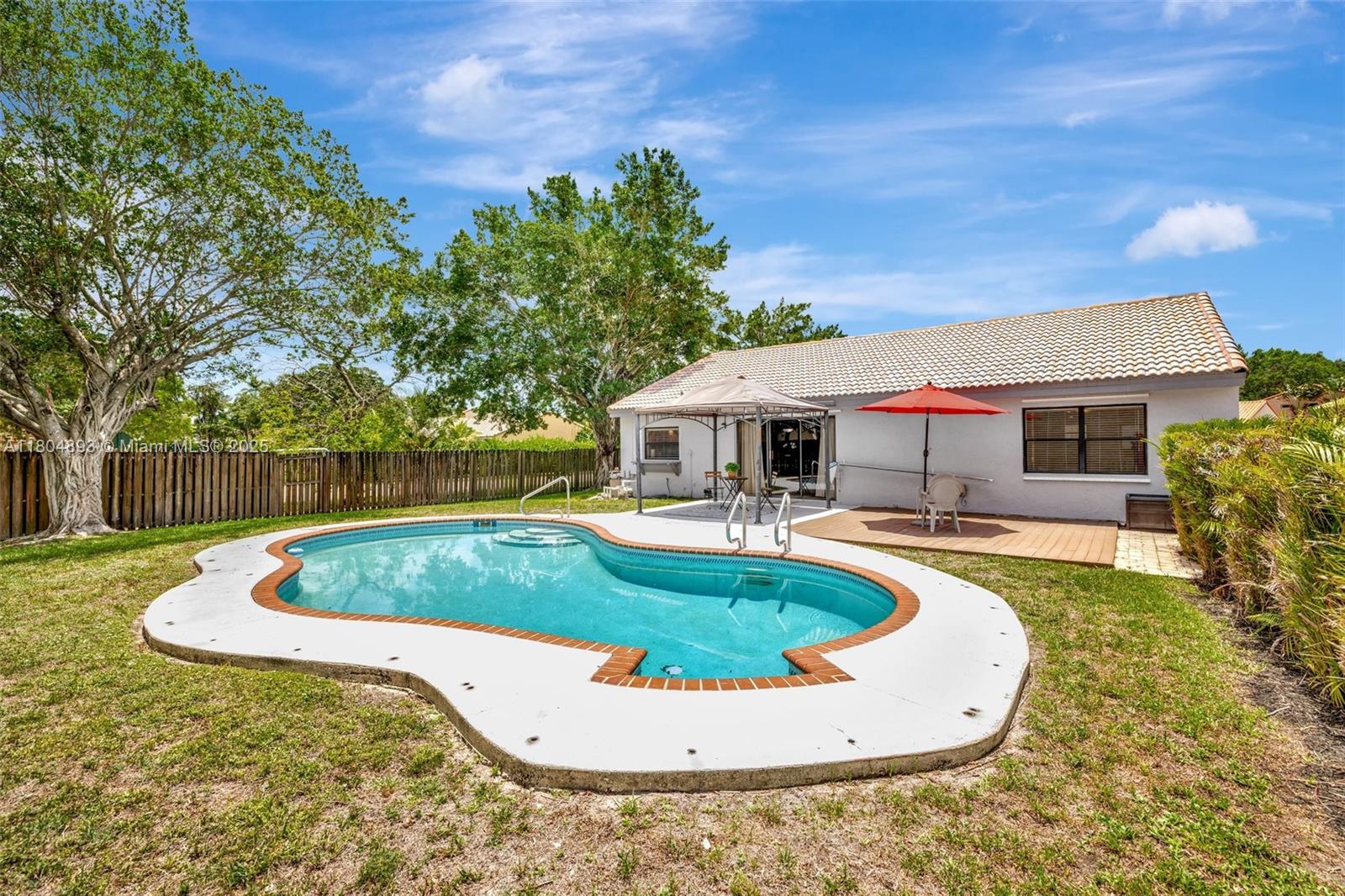 Cooper City, Florida, 33026, United States, 3 Bedrooms Bedrooms, ,2 BathroomsBathrooms,Residential,For Sale,1827965