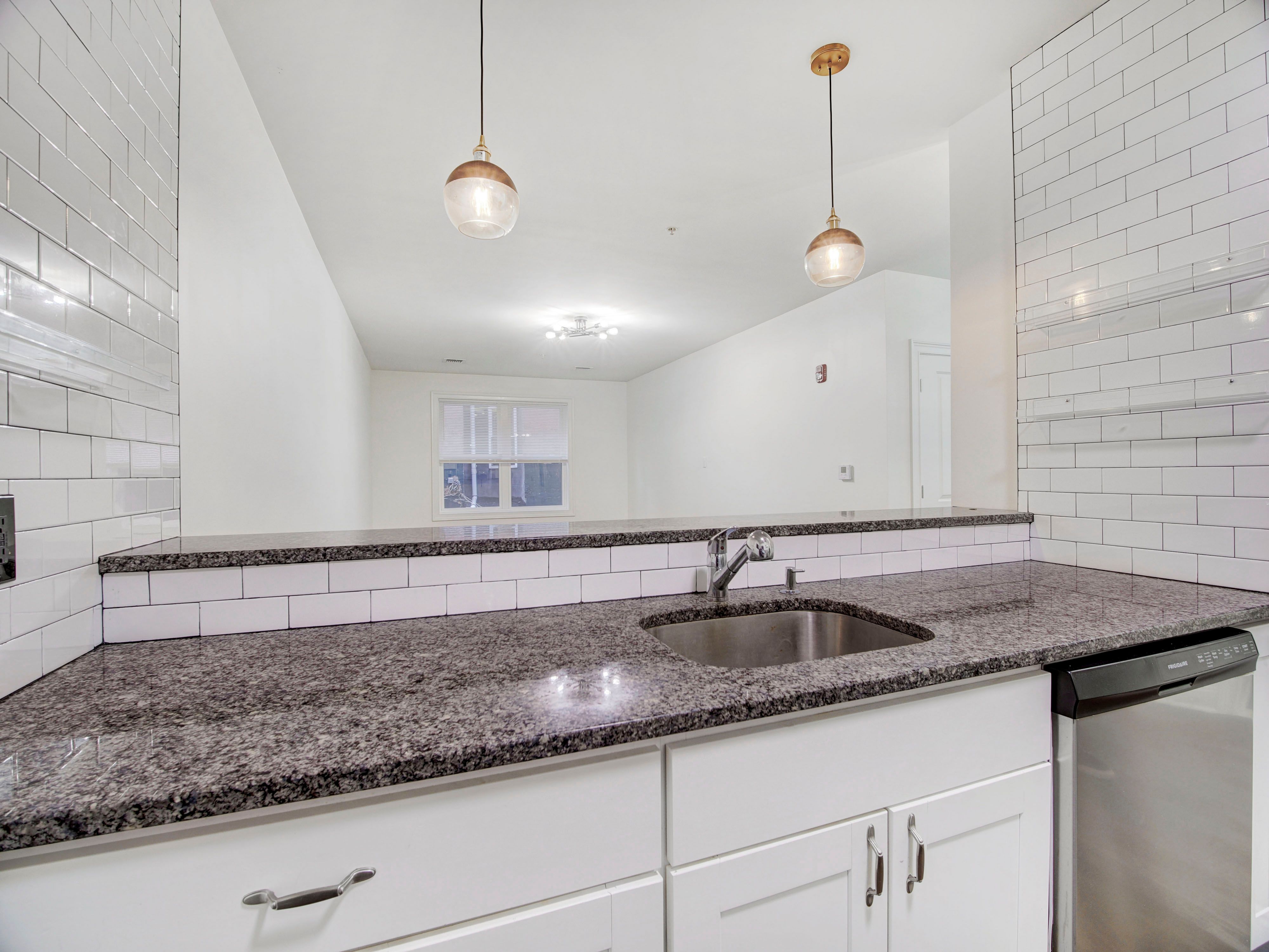  90 Clinton Avenue, Newark, NJ 07114 - 物件實景