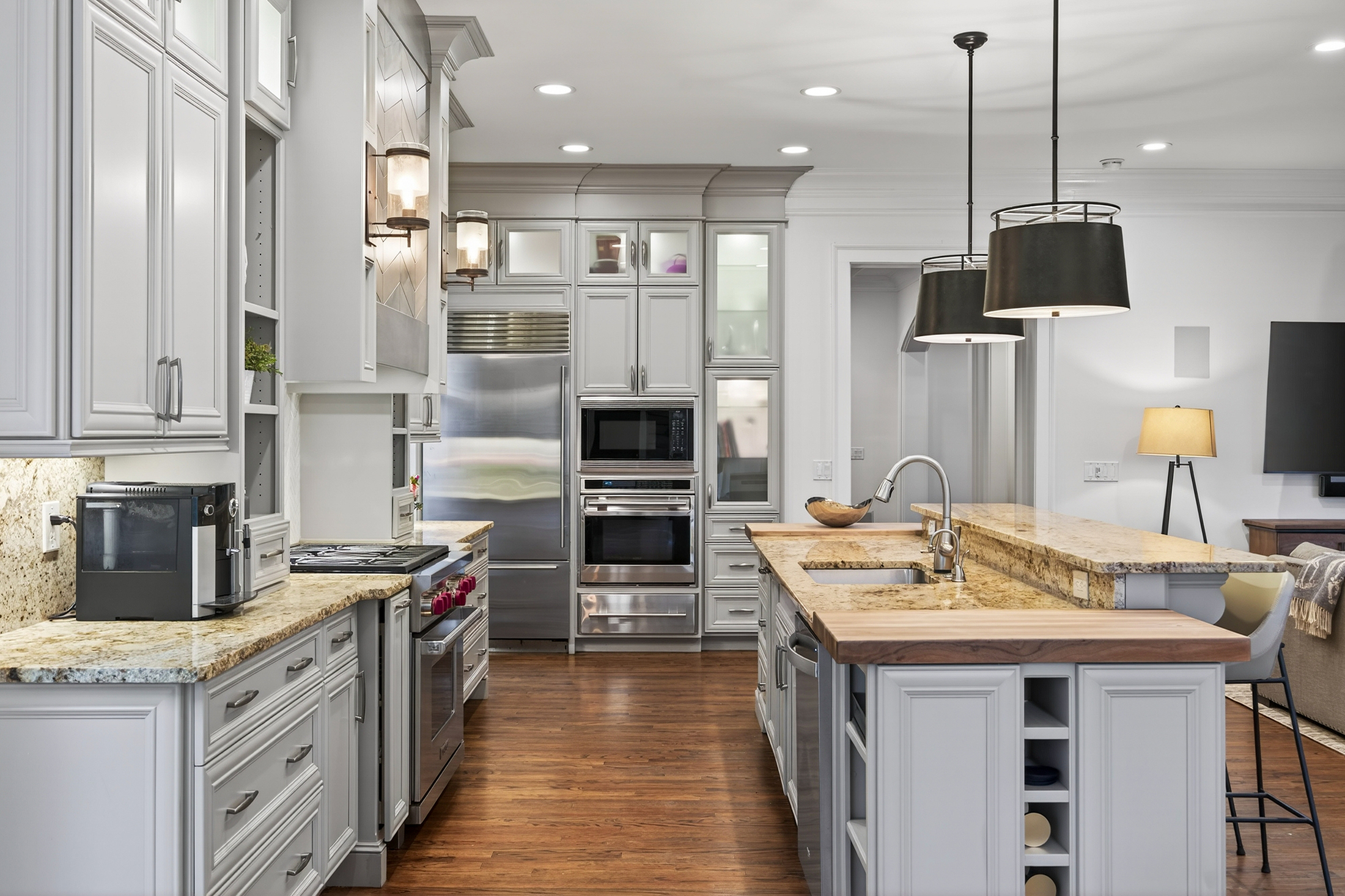  Timeless Style, Incredible Space and Convenient Brookwood Location - 物件實景