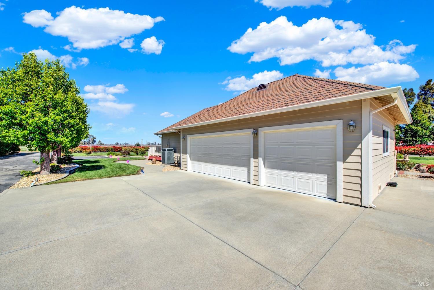 Vacaville, California, 95688, United States, 4 Bedrooms Bedrooms, ,4 BathroomsBathrooms,Residential,For Sale,1991158