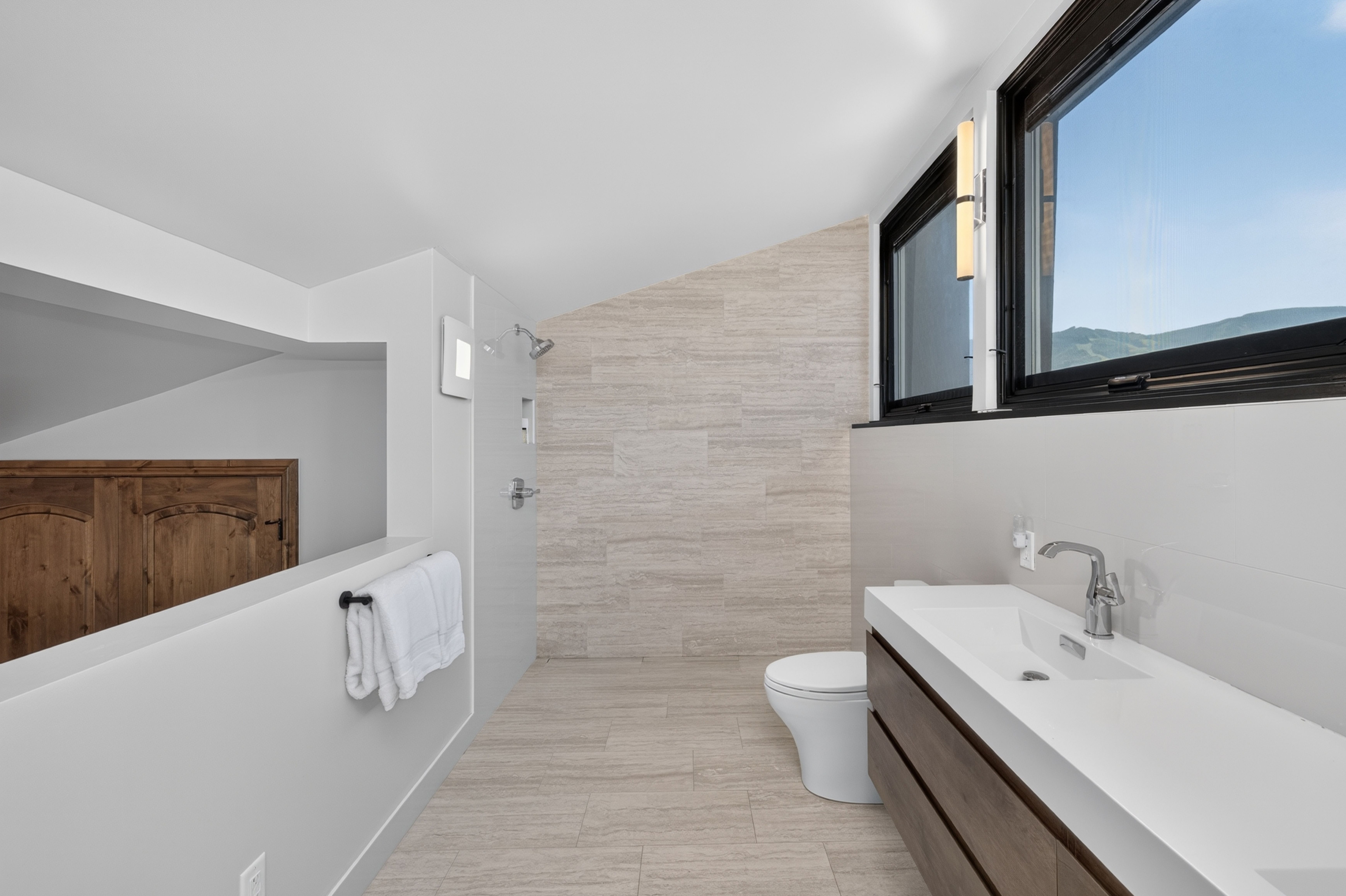  Exceptional Access to Vail