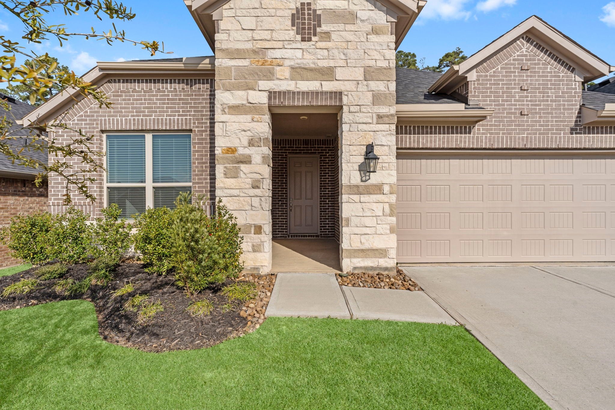 Newcomb Hollow Dr, Conroe, TX 77304 #1