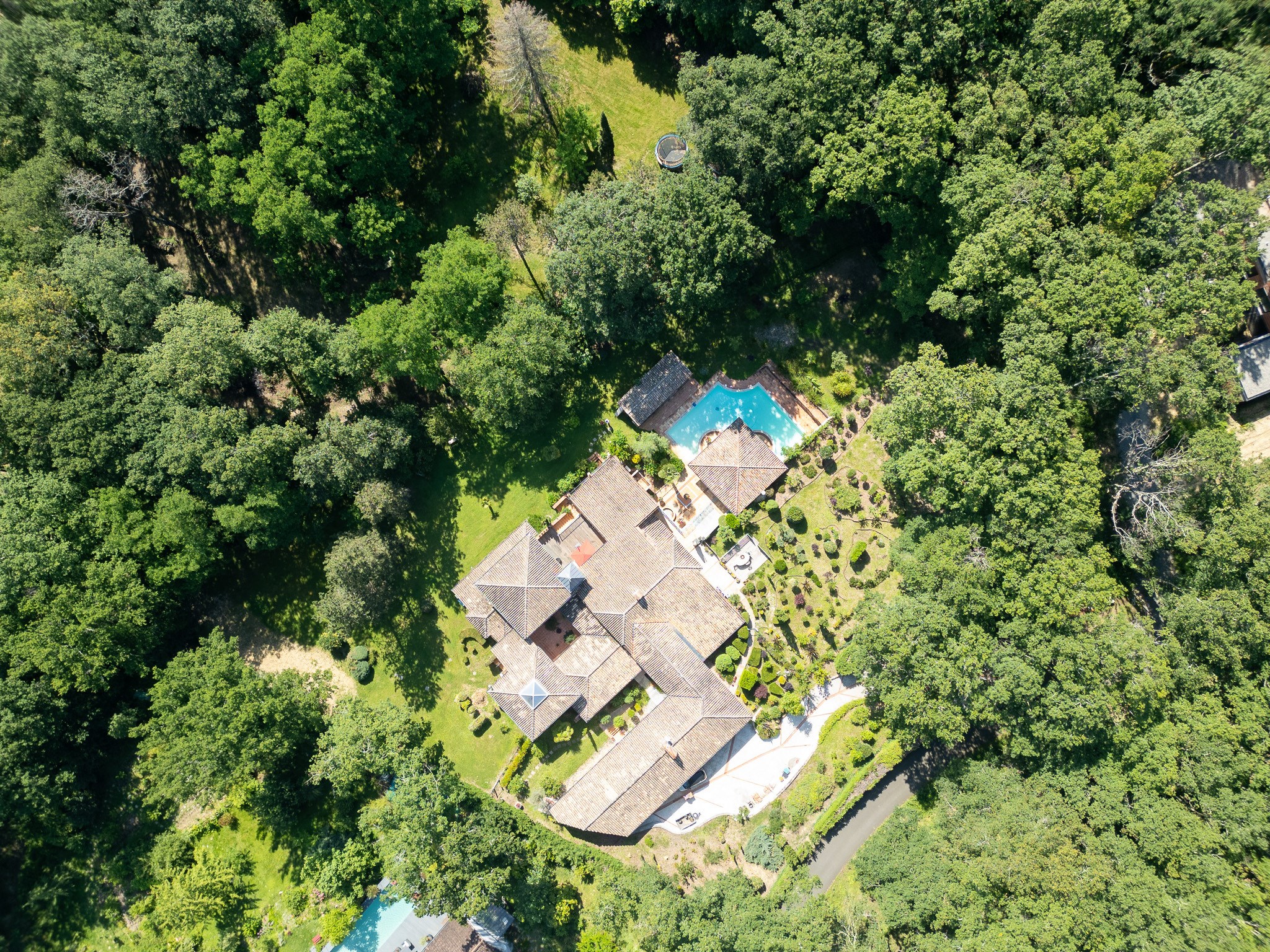  Superb property set in landscaped grounds near an 18-hole golf course. - 物件實景