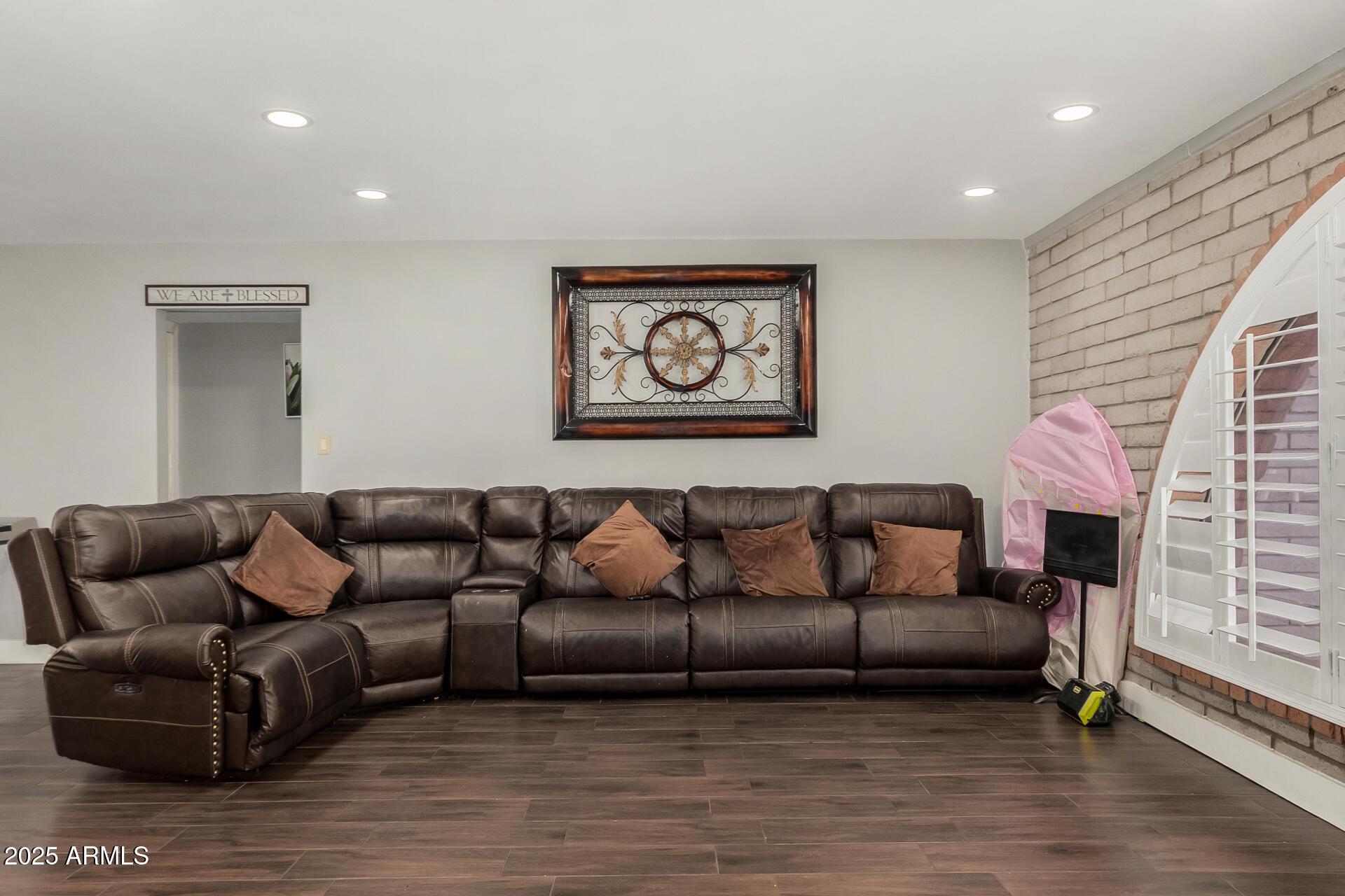 Phoenix, Arizona, 85051, United States, 5 Bedrooms Bedrooms, ,2 BathroomsBathrooms,Residential,For Sale,1987441