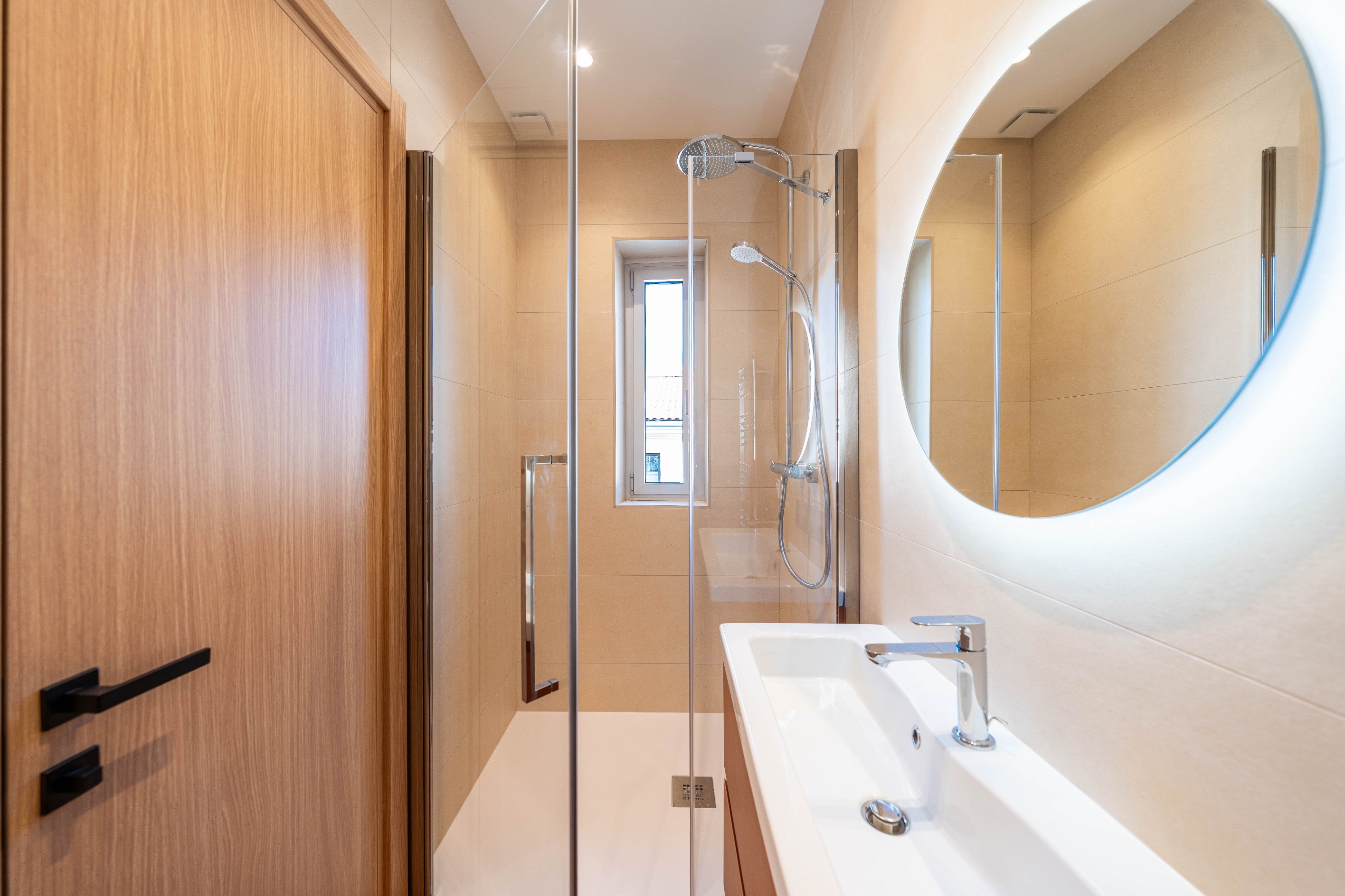  Top-floor renovated apartment with balcony, 3 bedrooms, rue Hoche Cannes city c… - 物件實景