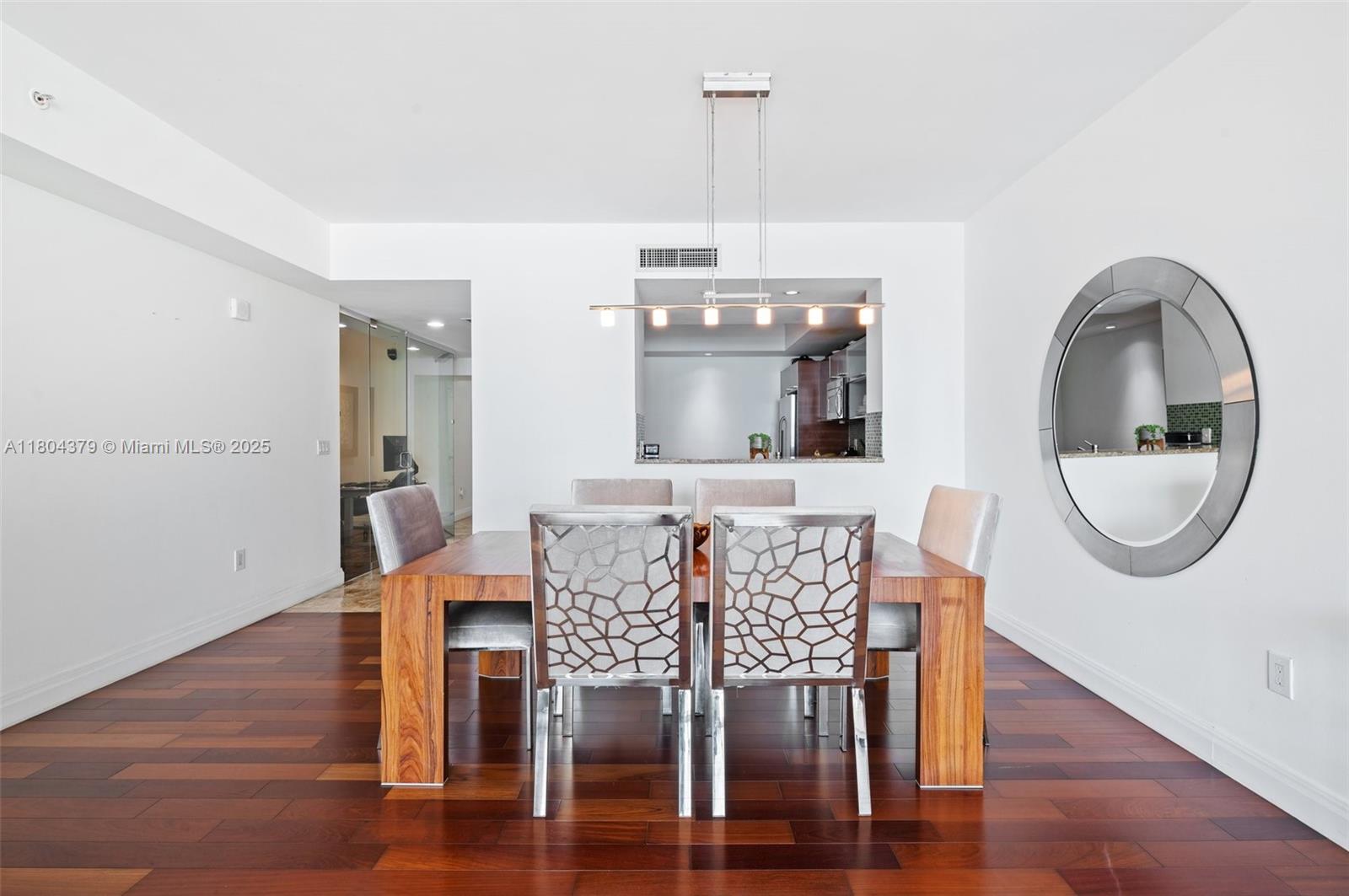 Aventura, Florida, 33180, United States, 2 Bedrooms Bedrooms, ,3 BathroomsBathrooms,Residential,For Sale,1826878