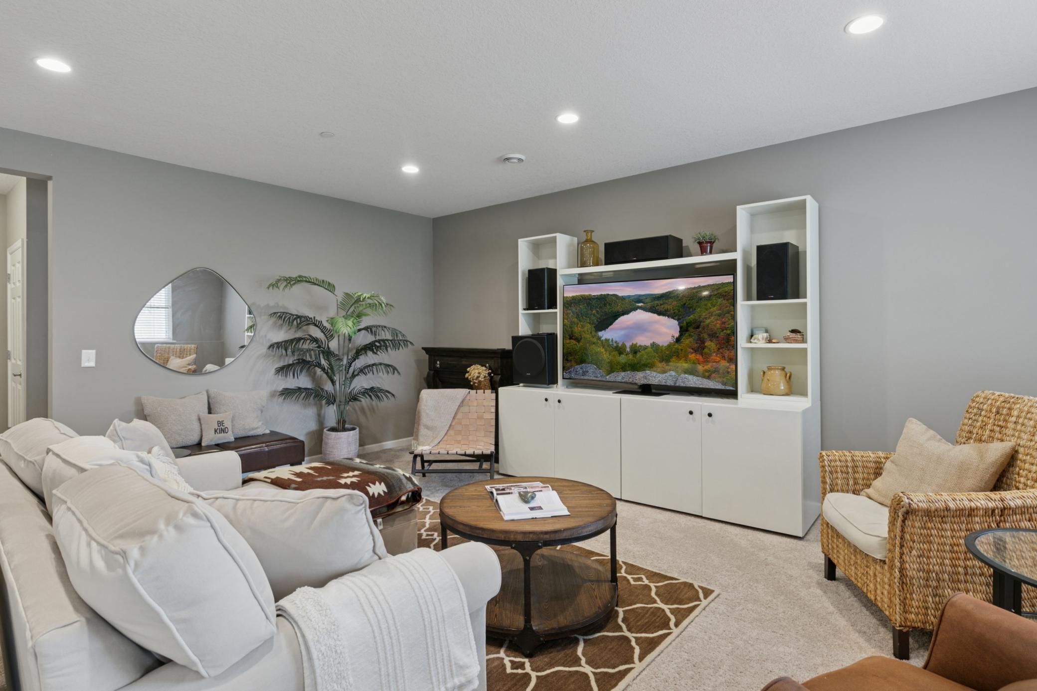 Lakeville, Minnesota, 55044, United States, 3 Bedrooms Bedrooms, ,2 BathroomsBathrooms,Residential,For Sale,1971412