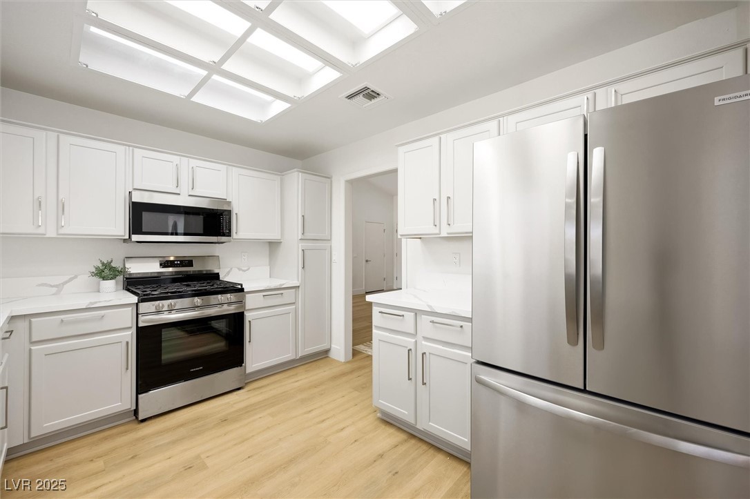 Las Vegas, Nevada, 89134, United States, 2 Bedrooms Bedrooms, ,2 BathroomsBathrooms,Residential,For Sale,1896521