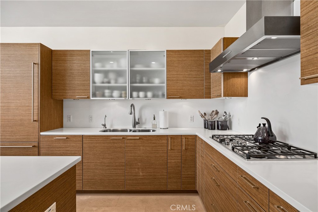 Los Angeles, California, 90024, United States, 2 Bedrooms Bedrooms, ,3 BathroomsBathrooms,Residential,For Sale,1829595
