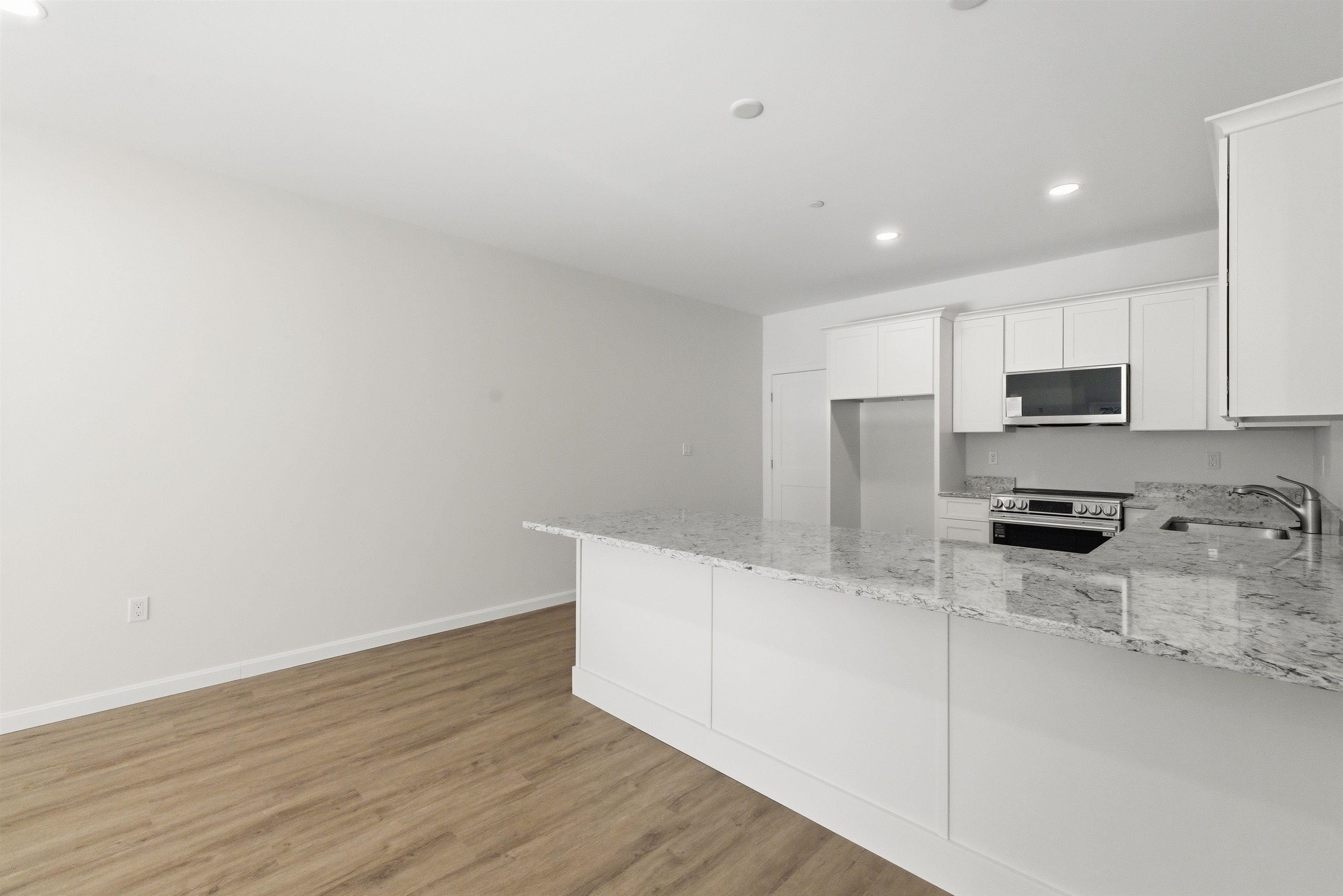 Lincoln, New Hampshire, 03251, United States, 3 Bedrooms Bedrooms, ,2 BathroomsBathrooms,Residential,For Sale,1980638