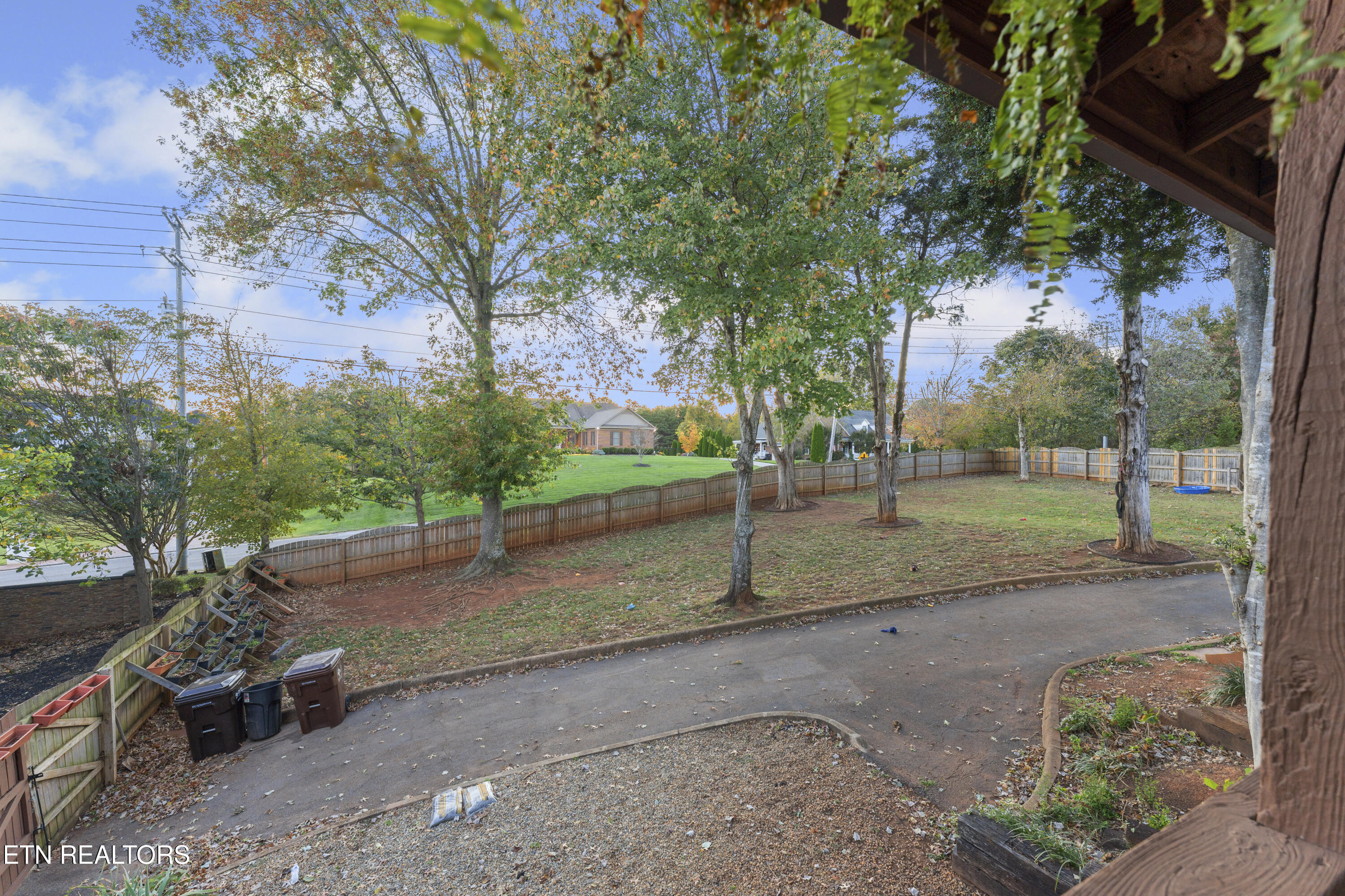 Knoxville, Tennessee, 37922, United States, 4 Bedrooms Bedrooms, ,4 BathroomsBathrooms,Residential,For Sale,1977894