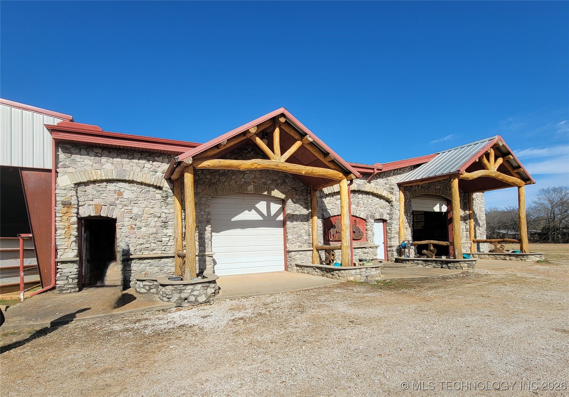 Sallisaw, Oklahoma, 74955, United States, 6 Bedrooms Bedrooms, ,4 BathroomsBathrooms,Residential,For Sale,2009244