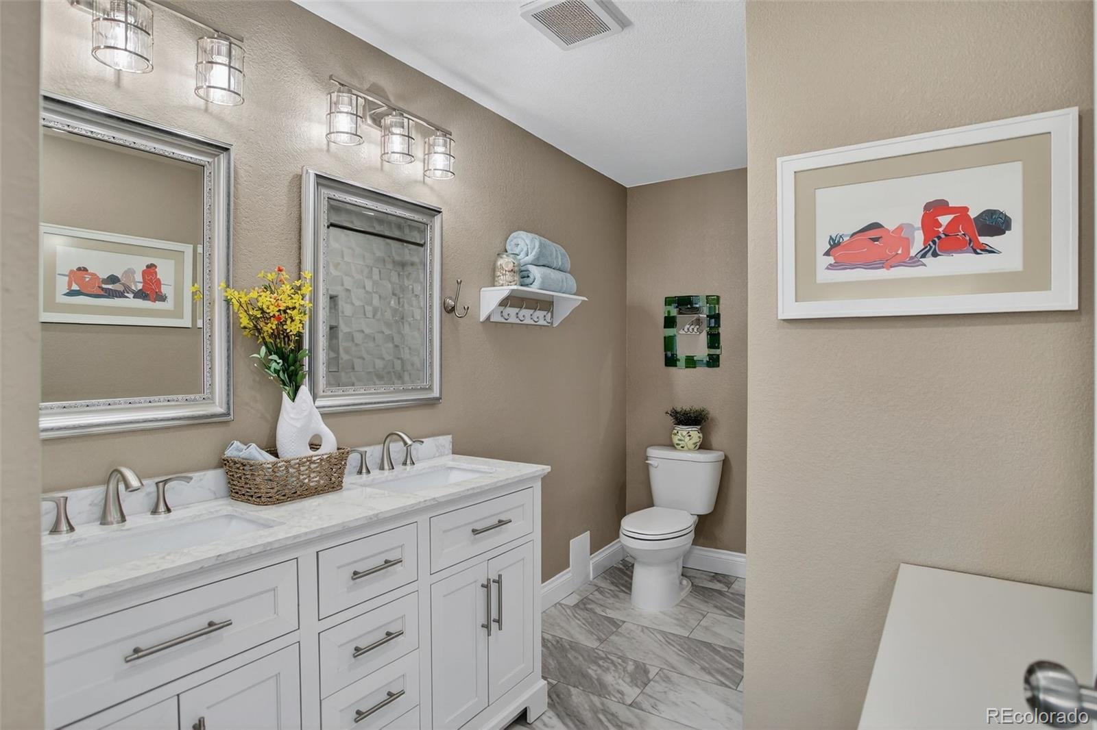 Littleton, Colorado, 80125, United States, 4 Bedrooms Bedrooms, ,3 BathroomsBathrooms,Residential,For Sale,1940940