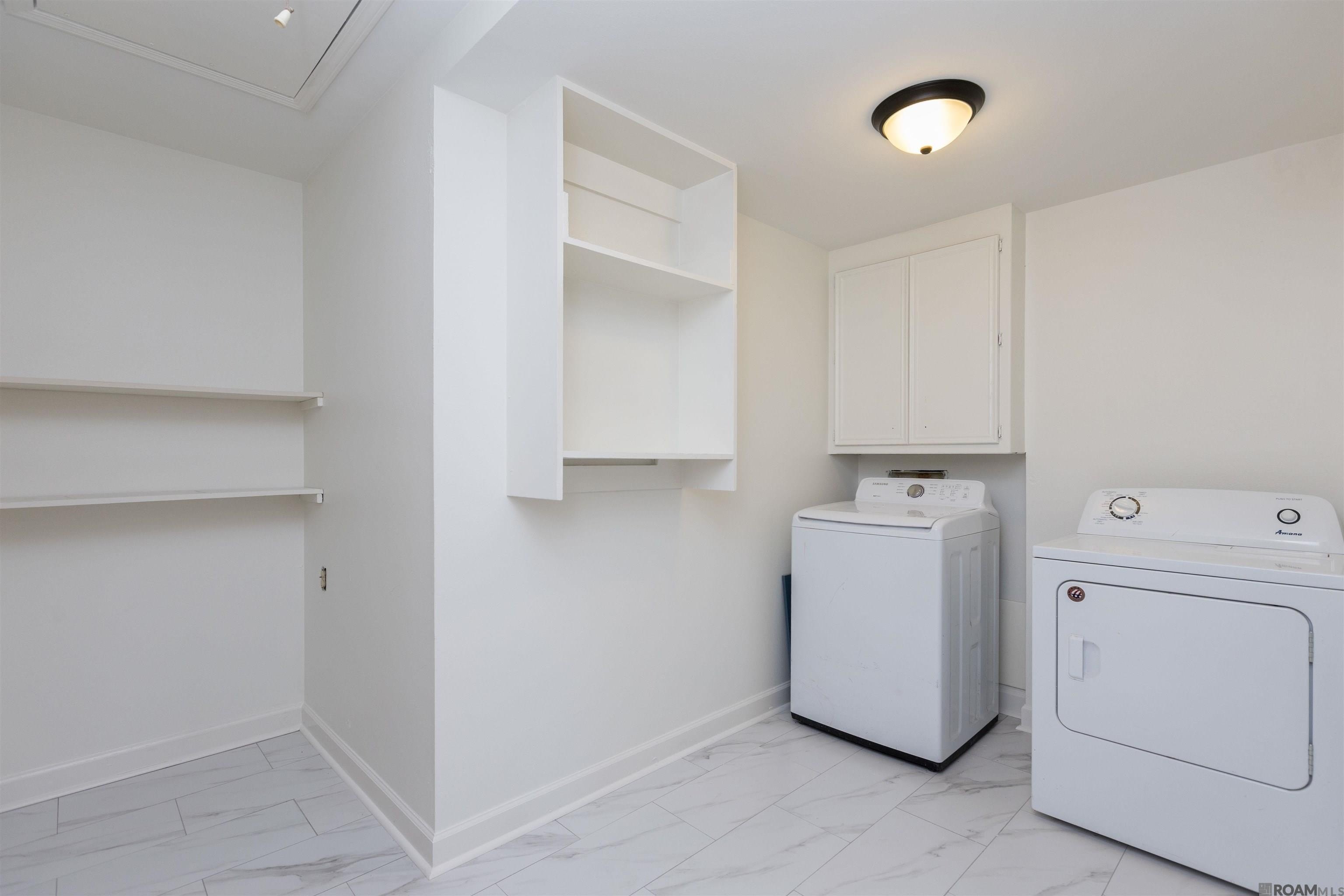 Baton Rouge, Louisiana, 70817, United States, 5 Bedrooms Bedrooms, ,4 BathroomsBathrooms,Residential,For Sale,1984389