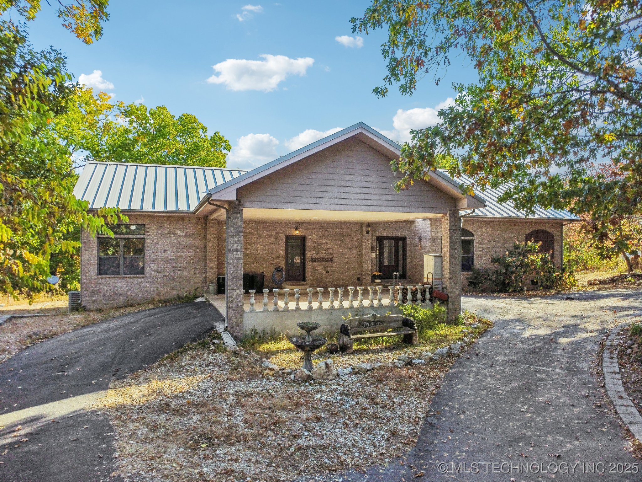 Spavinaw, Oklahoma, 74366, United States, 3 Bedrooms Bedrooms, ,2 BathroomsBathrooms,Residential,For Sale,1903763