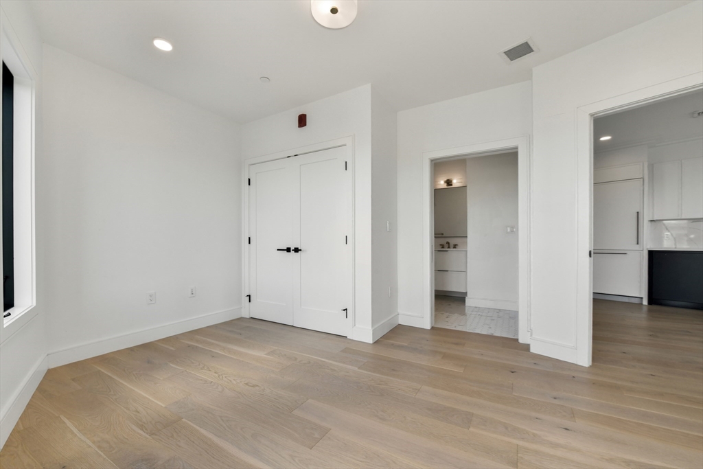 Boston, Massachusetts, 02135, United States, 1 Bedroom Bedrooms, ,1 BathroomBathrooms,Residential,For Sale,1977767