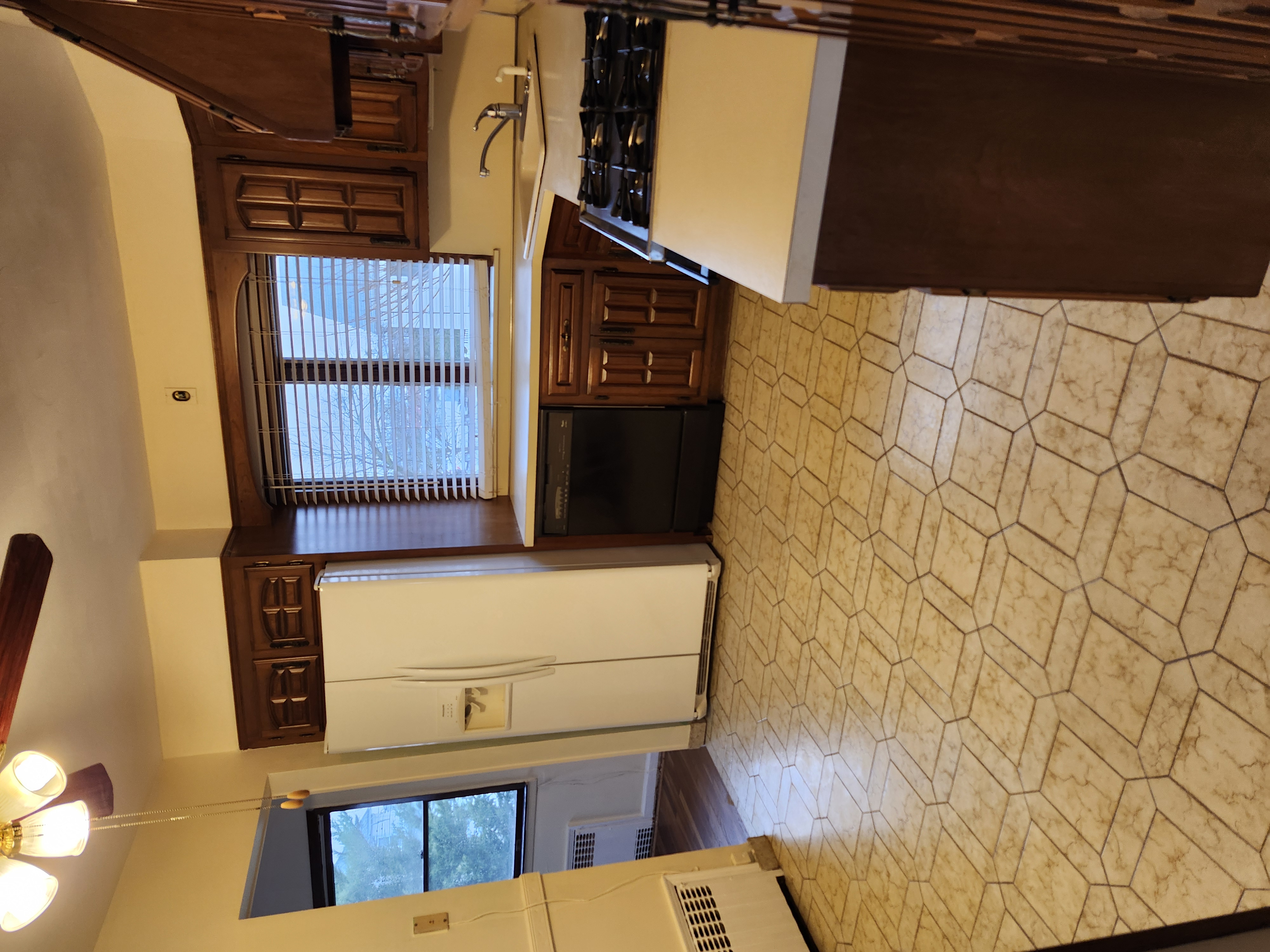 Howard Beach, New York, 11414, United States, 4 Bedrooms Bedrooms, ,3 BathroomsBathrooms,Residential,For Sale,1835164