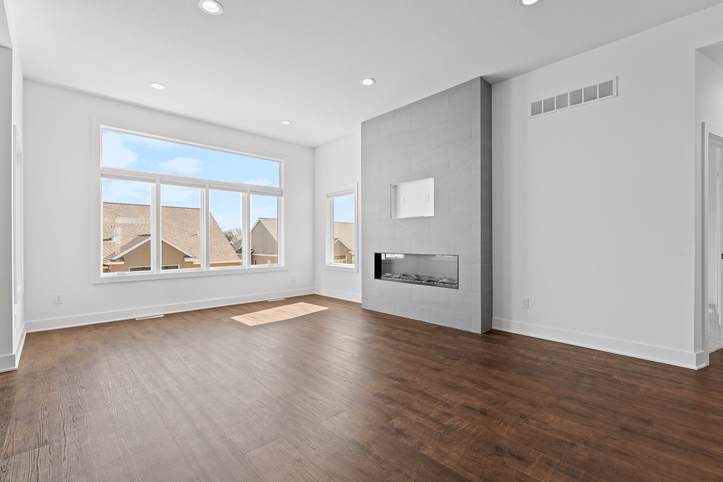  Luxury Townhome Living in Stonehedge - 物件實景