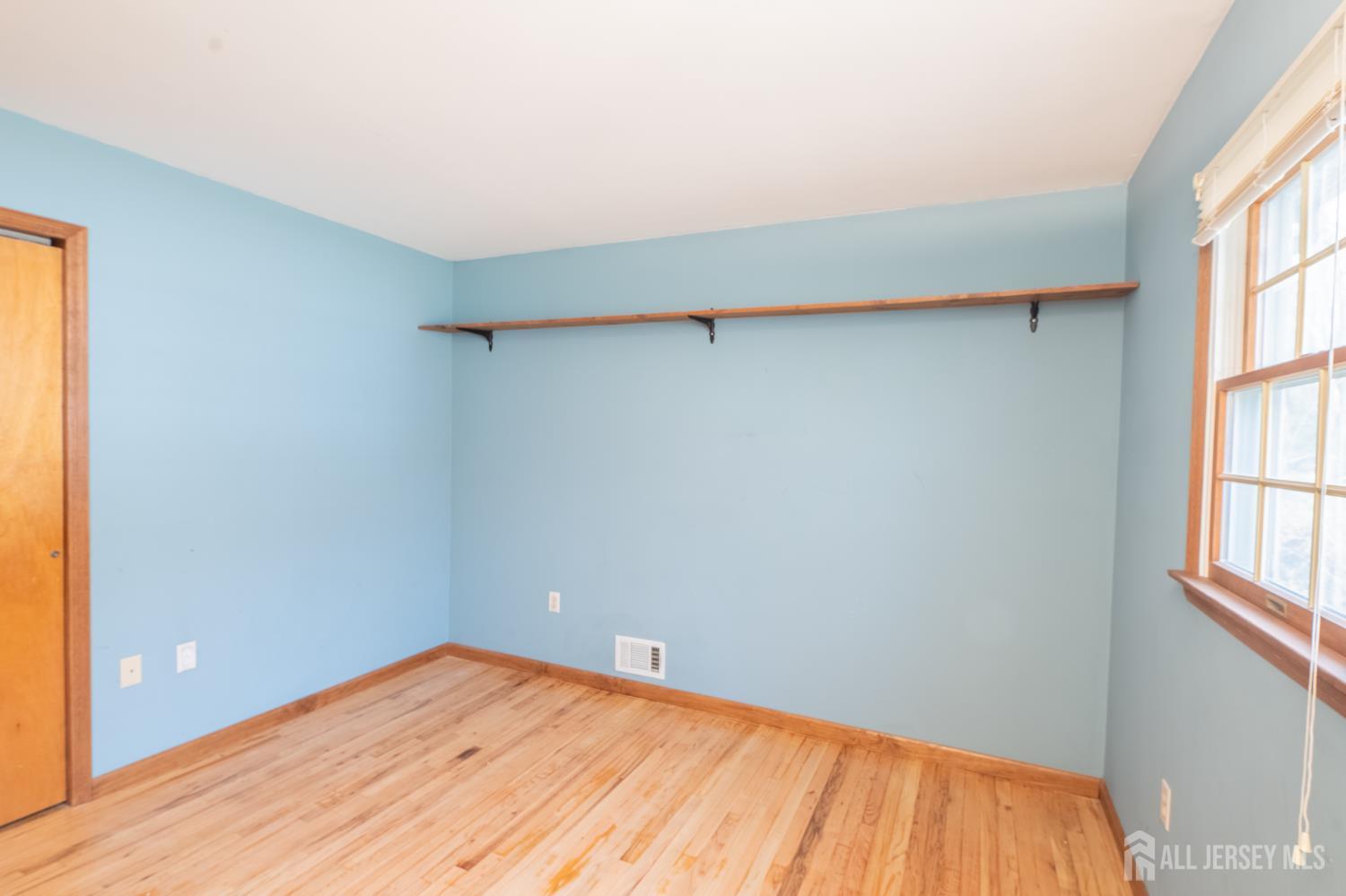 East Brunswick, New Jersey, 08816, United States, 3 Bedrooms Bedrooms, ,2 BathroomsBathrooms,Residential,For Sale,2002265