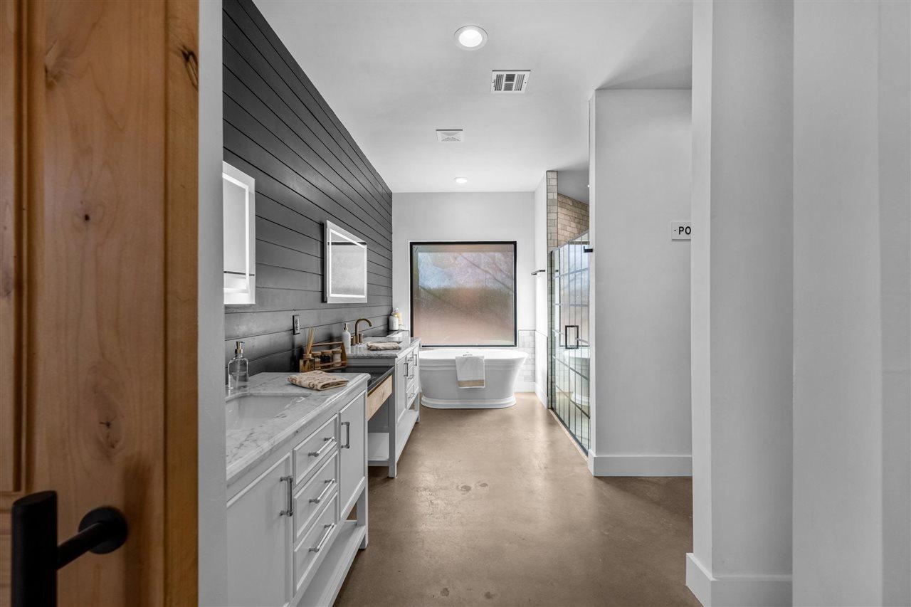 Elgin, Oklahoma, 73538, United States, 4 Bedrooms Bedrooms, ,1 BathroomBathrooms,Residential,For Sale,2000141