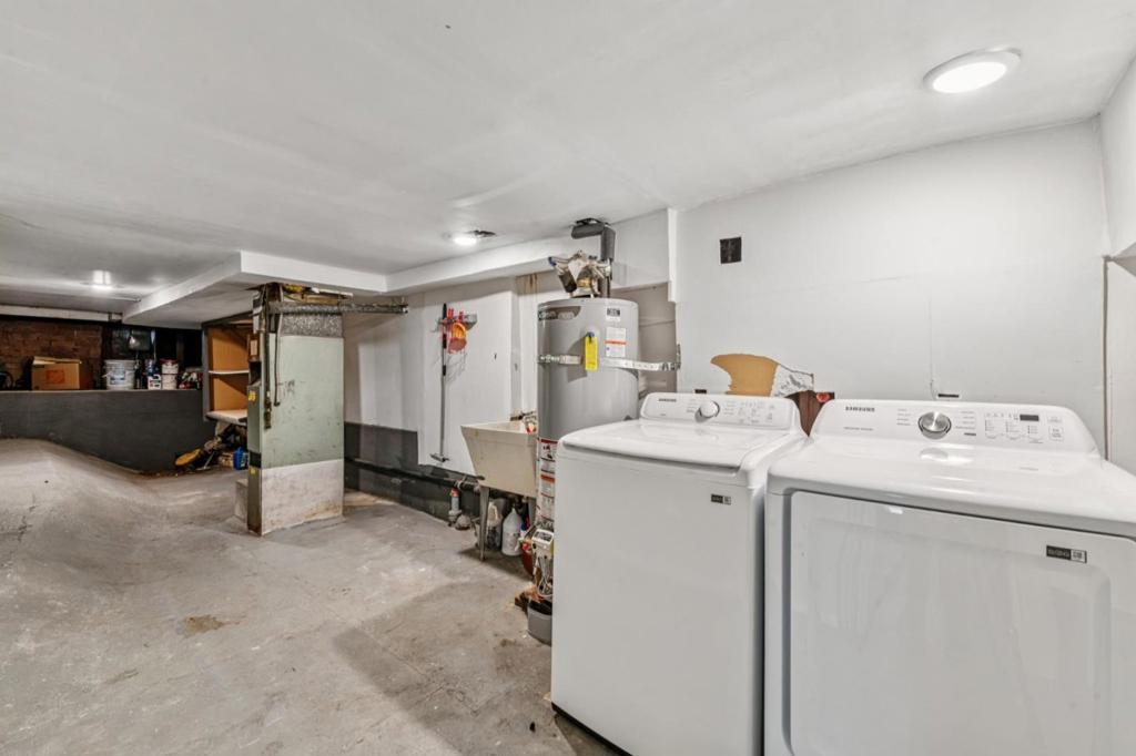 San Francisco, California, 94134, United States, 3 Bedrooms Bedrooms, ,2 BathroomsBathrooms,Residential,For Sale,1943072