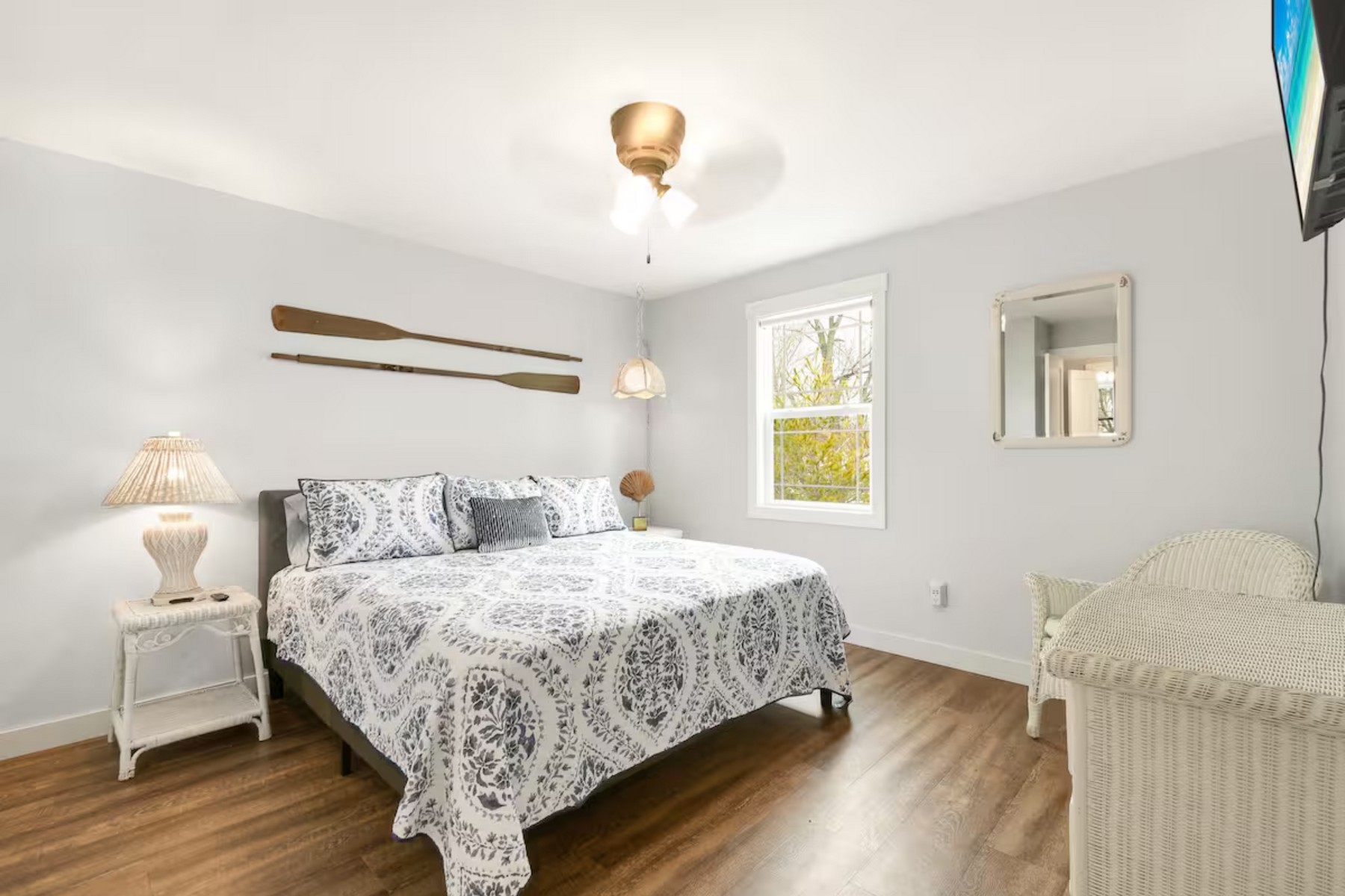  Beautifully Maintained Lake Wawasee Home with Peaceful Water Views - 物件實景