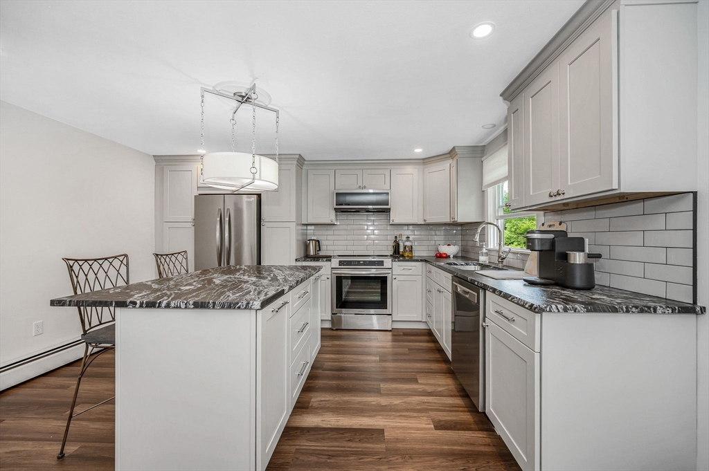 Groveland, Massachusetts, 01834, United States, 5 Bedrooms Bedrooms, ,3 BathroomsBathrooms,Residential,For Sale,1909322