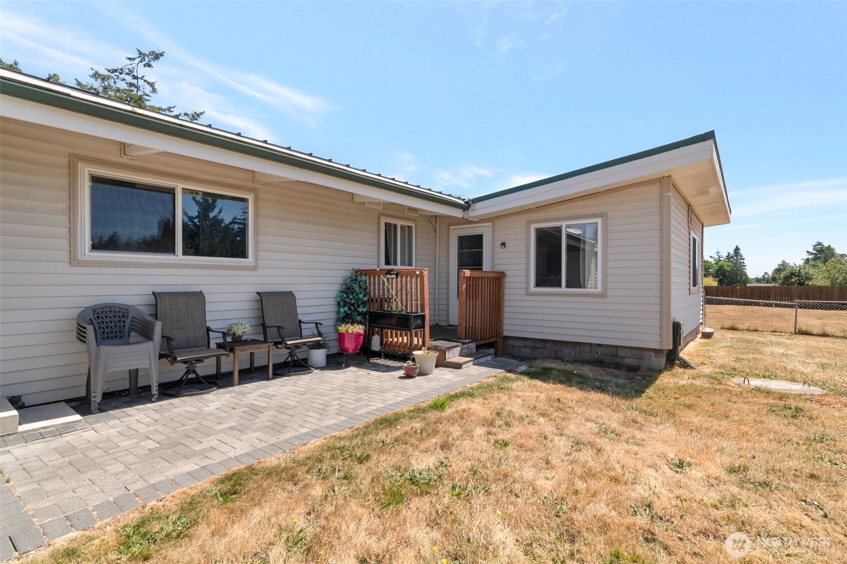 Oak Harbor, Washington, 98277, United States, 4 Bedrooms Bedrooms, ,1 BathroomBathrooms,Residential,For Sale,1931511