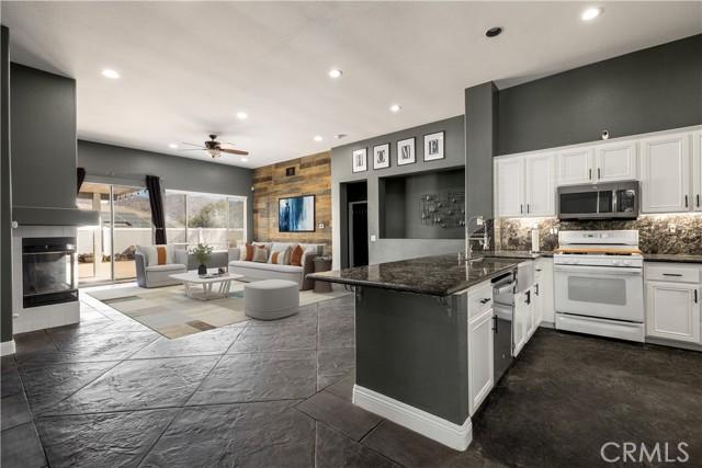 CORONA, California, 92883, United States, 4 Bedrooms Bedrooms, ,2 BathroomsBathrooms,Residential,For Sale,1828069