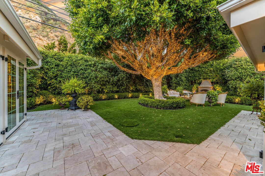 Malibu, California, 90265, United States, 3 Bedrooms Bedrooms, ,3 BathroomsBathrooms,Residential,For Sale,1989426