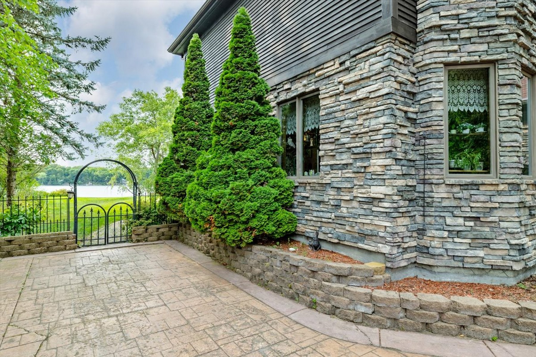  1398 Blockhouse Point Road - 物件實景