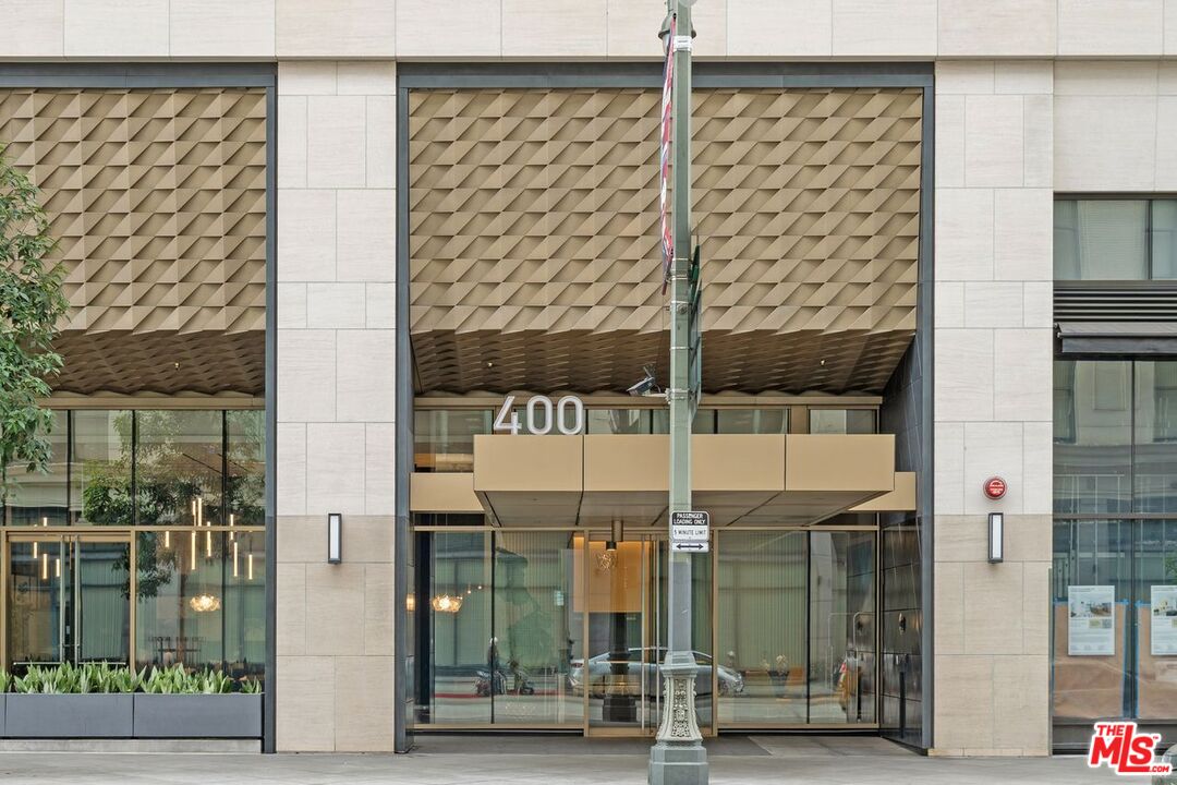 Los Angeles, California, 90013, United States, 1 Bedroom Bedrooms, ,1 BathroomBathrooms,Residential,For Sale,1995837