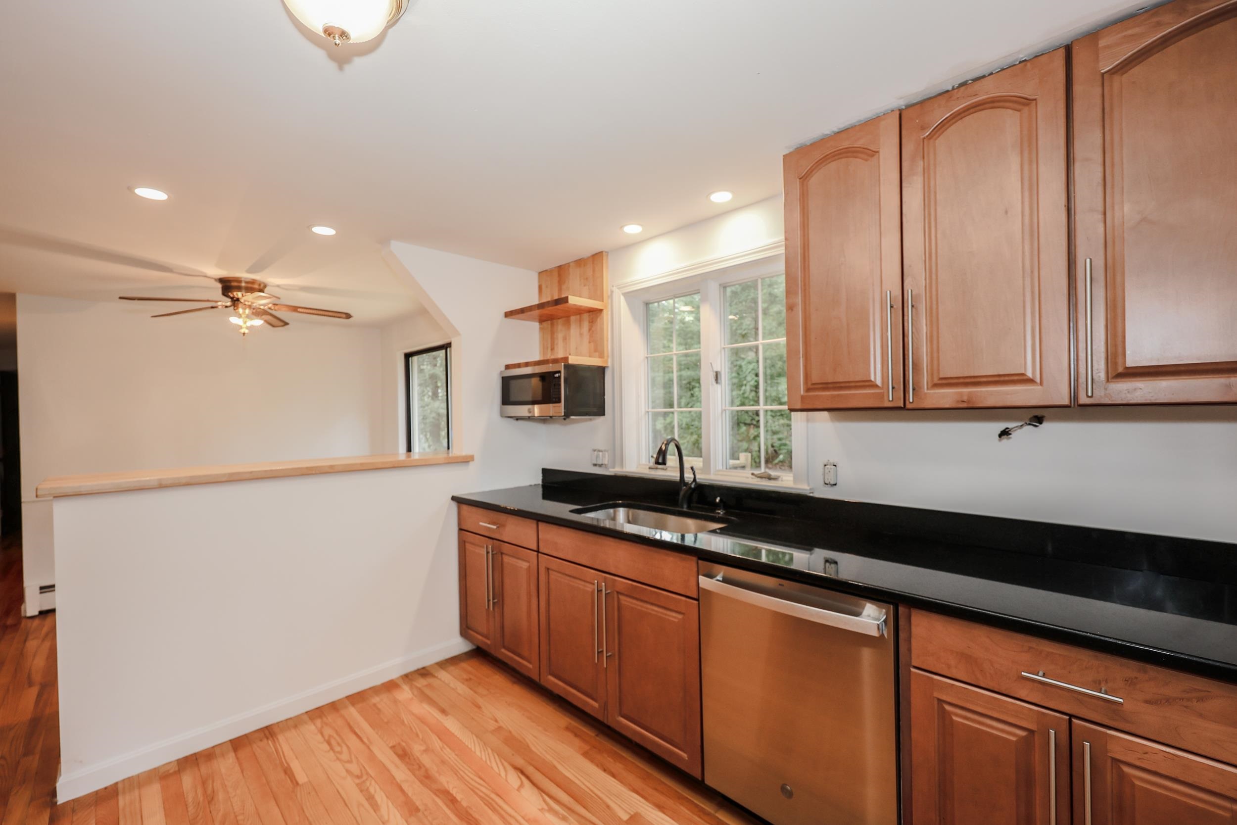 Nashua, New Hampshire, 03061, United States, 3 Bedrooms Bedrooms, ,1 BathroomBathrooms,Residential,For Sale,1942147