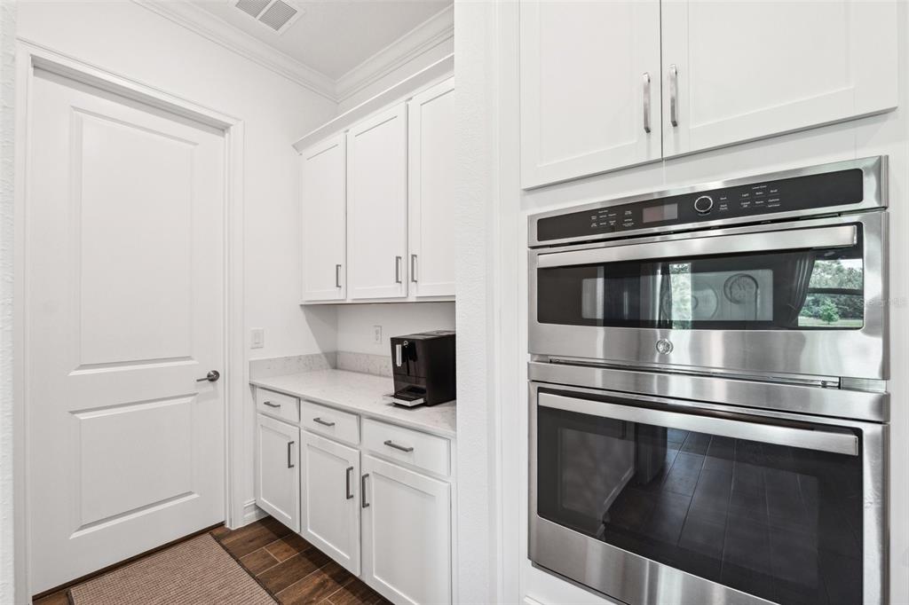 Brooksville, Florida, 34601, United States, 2 Bedrooms Bedrooms, ,3 BathroomsBathrooms,Residential,For Sale,1975106