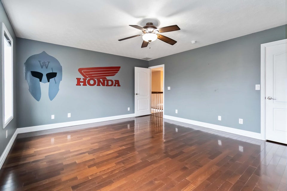 Dunnville, Kentucky, 42528, United States, 6 Bedrooms Bedrooms, ,5 BathroomsBathrooms,Residential,For Sale,1998018