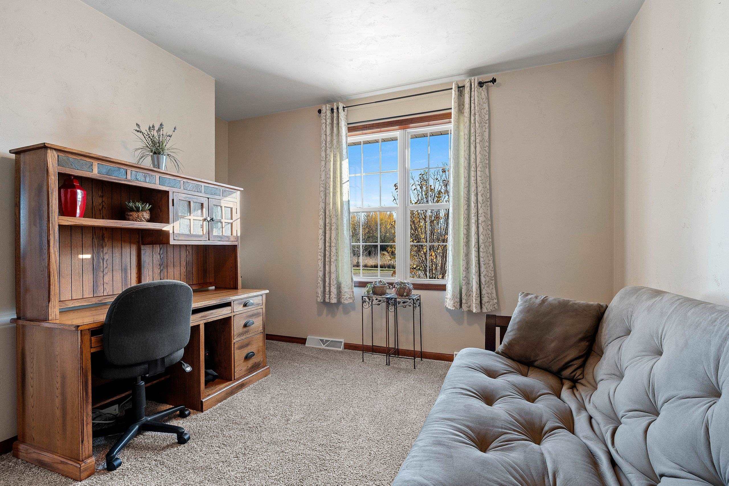 NEENAH, Wisconsin, 54956, United States, 3 Bedrooms Bedrooms, ,3 BathroomsBathrooms,Residential,For Sale,1986561