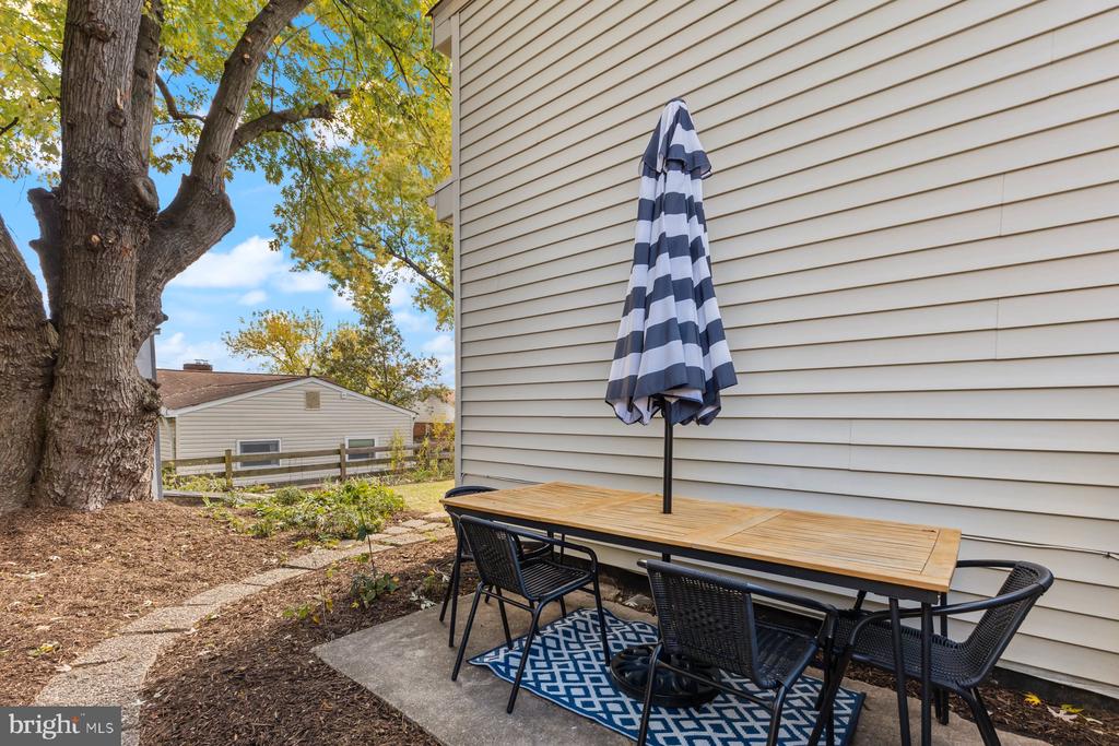 Takoma Park, Maryland, 20912, United States, 2 Bedrooms Bedrooms, ,2 BathroomsBathrooms,Residential,For Sale,1974718