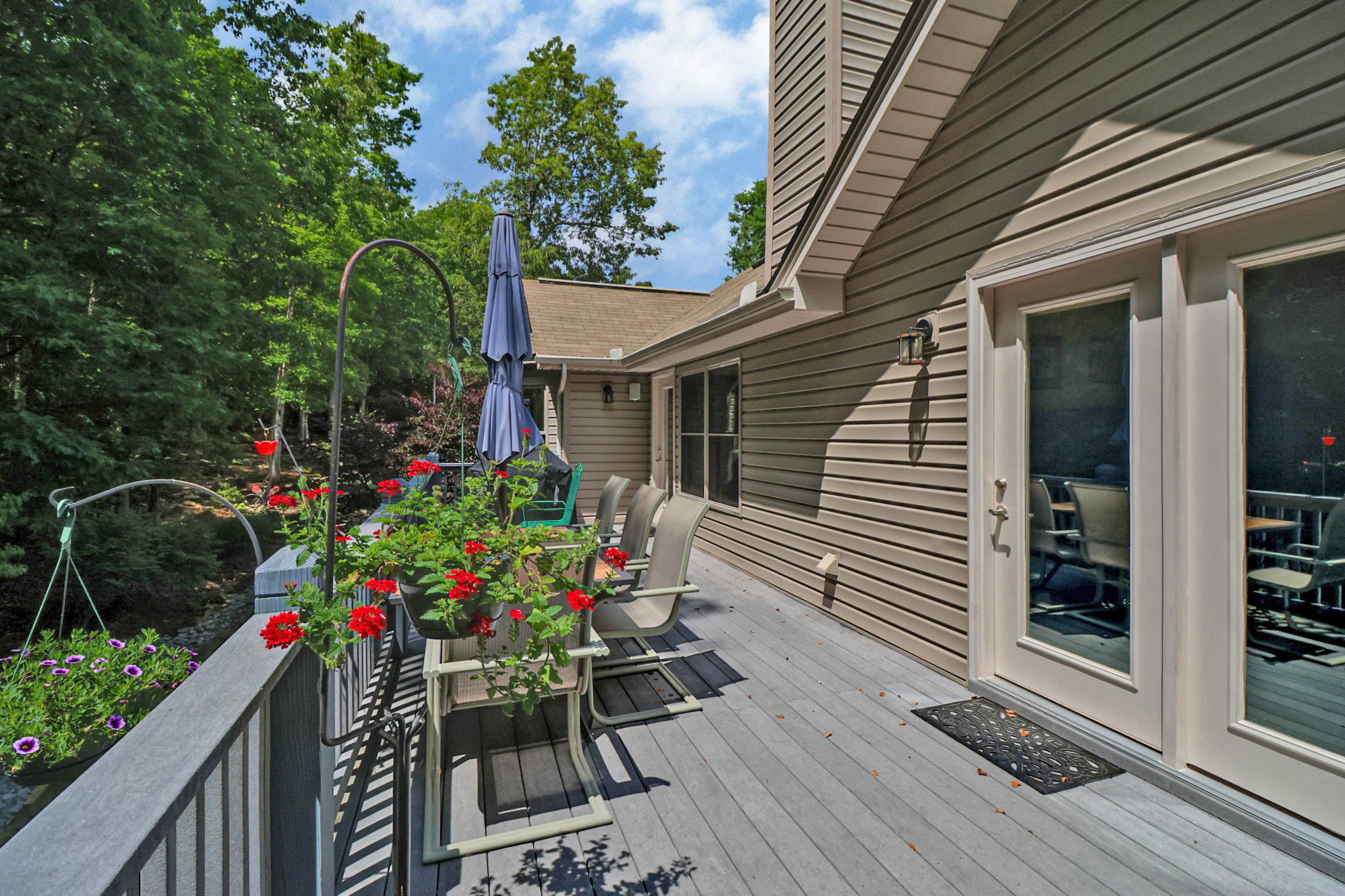 Crossville, Tennessee, 38558, United States, 3 Bedrooms Bedrooms, ,2 BathroomsBathrooms,Residential,For Sale,1975656