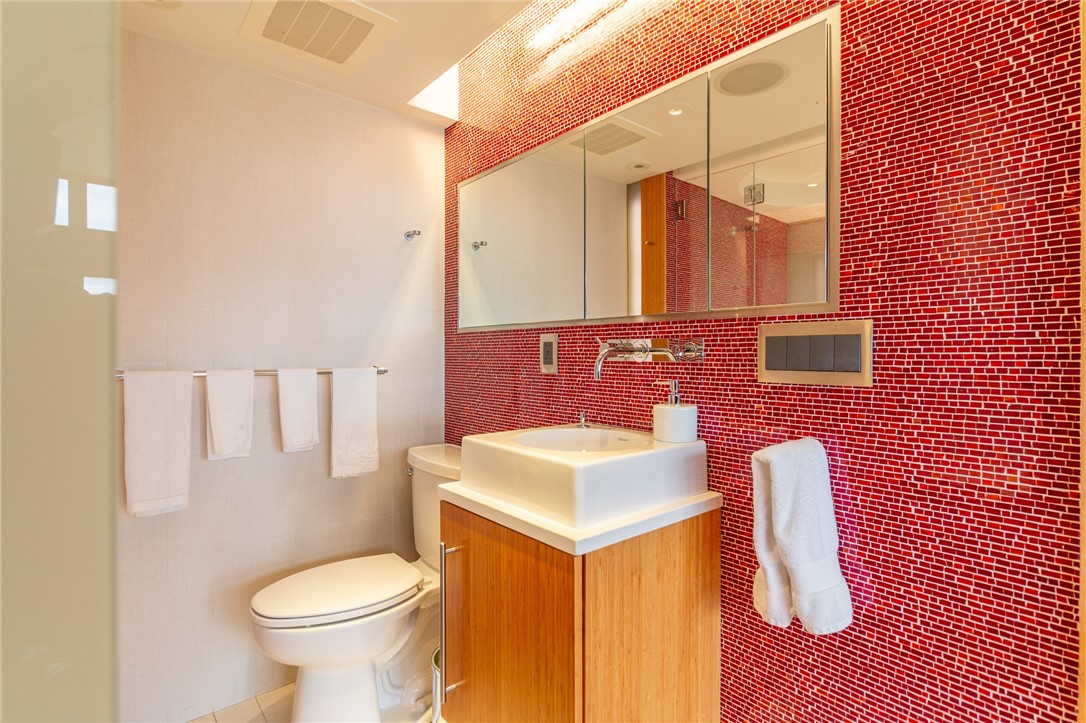 Pittsburgh, Pennsylvania, 15211, United States, 1 Bedroom Bedrooms, ,2 BathroomsBathrooms,Residential,For Sale,1981120