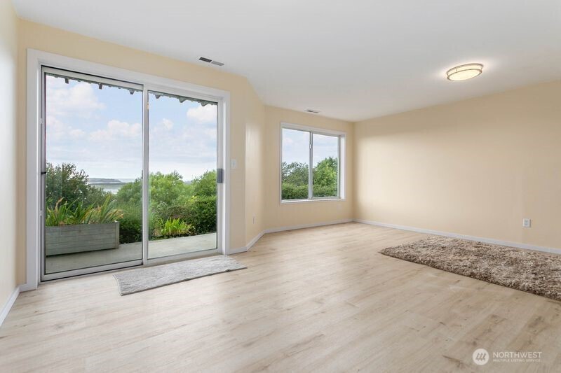 Blaine, Washington, 98230, United States, 2 Bedrooms Bedrooms, ,2 BathroomsBathrooms,Residential,For Sale,1896205